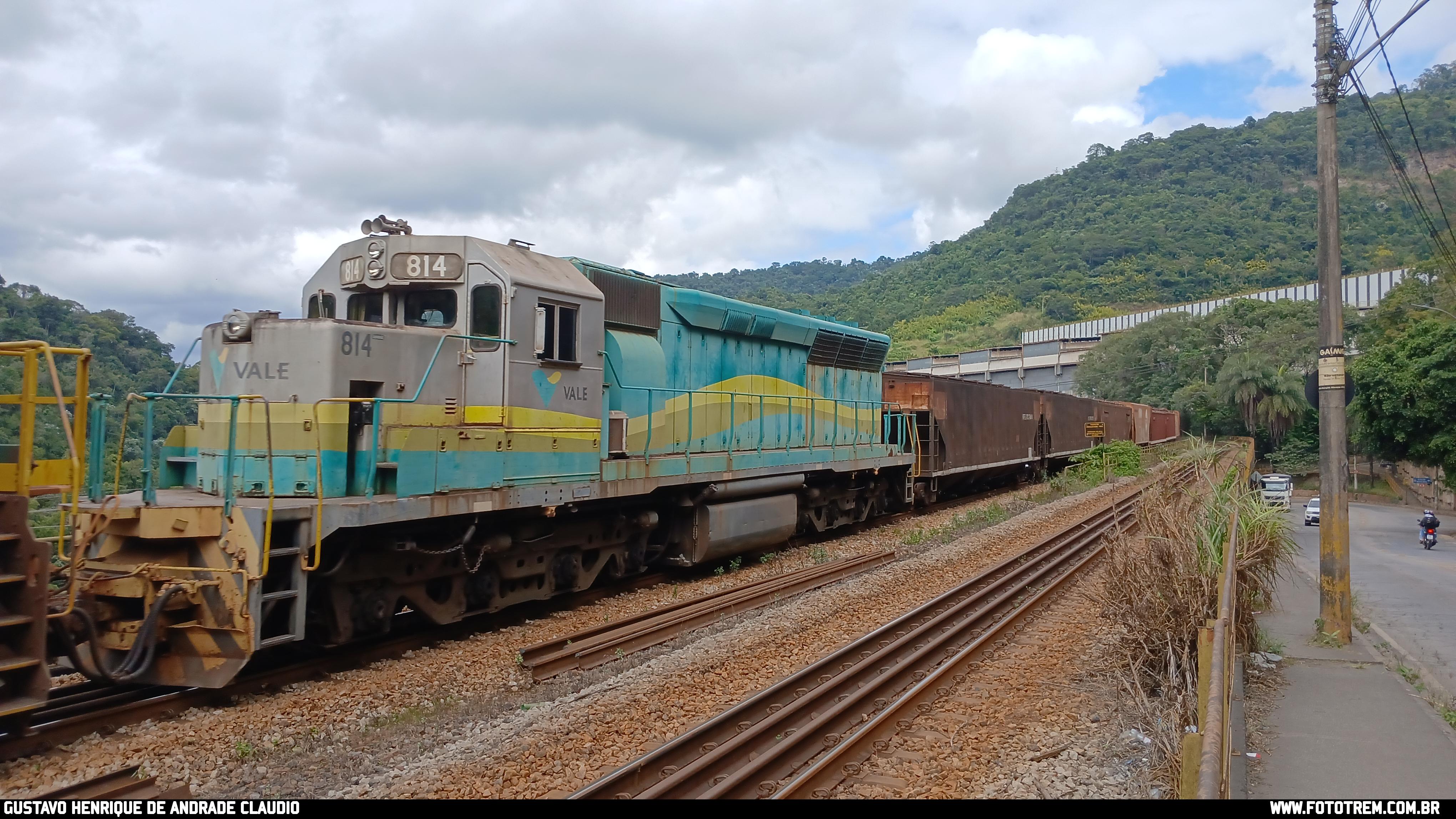 EF Vitória Minas EMD DDM45 814 em João Monlevade MG 