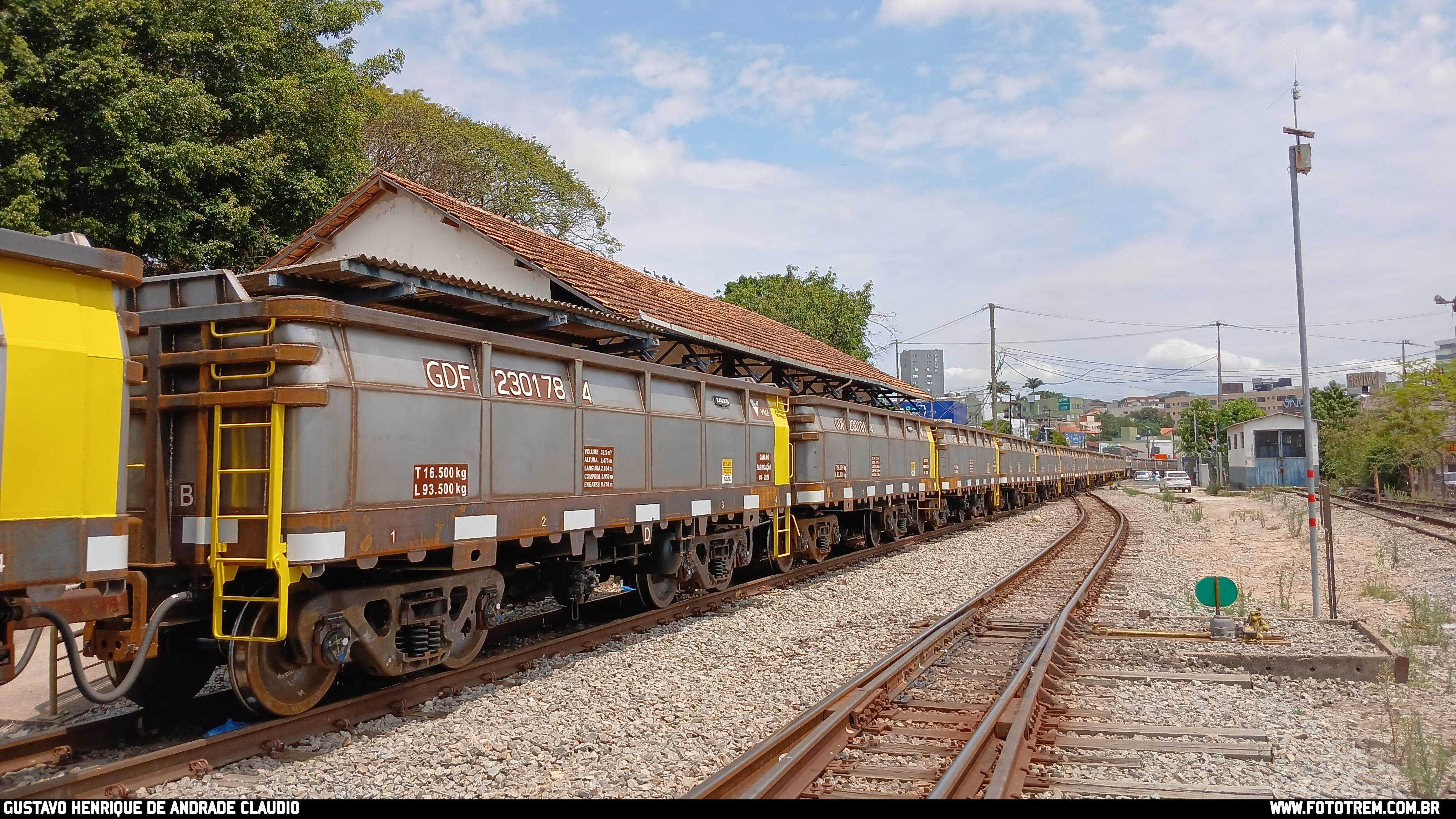 EFVM Vagão GDF em Betim · MG
