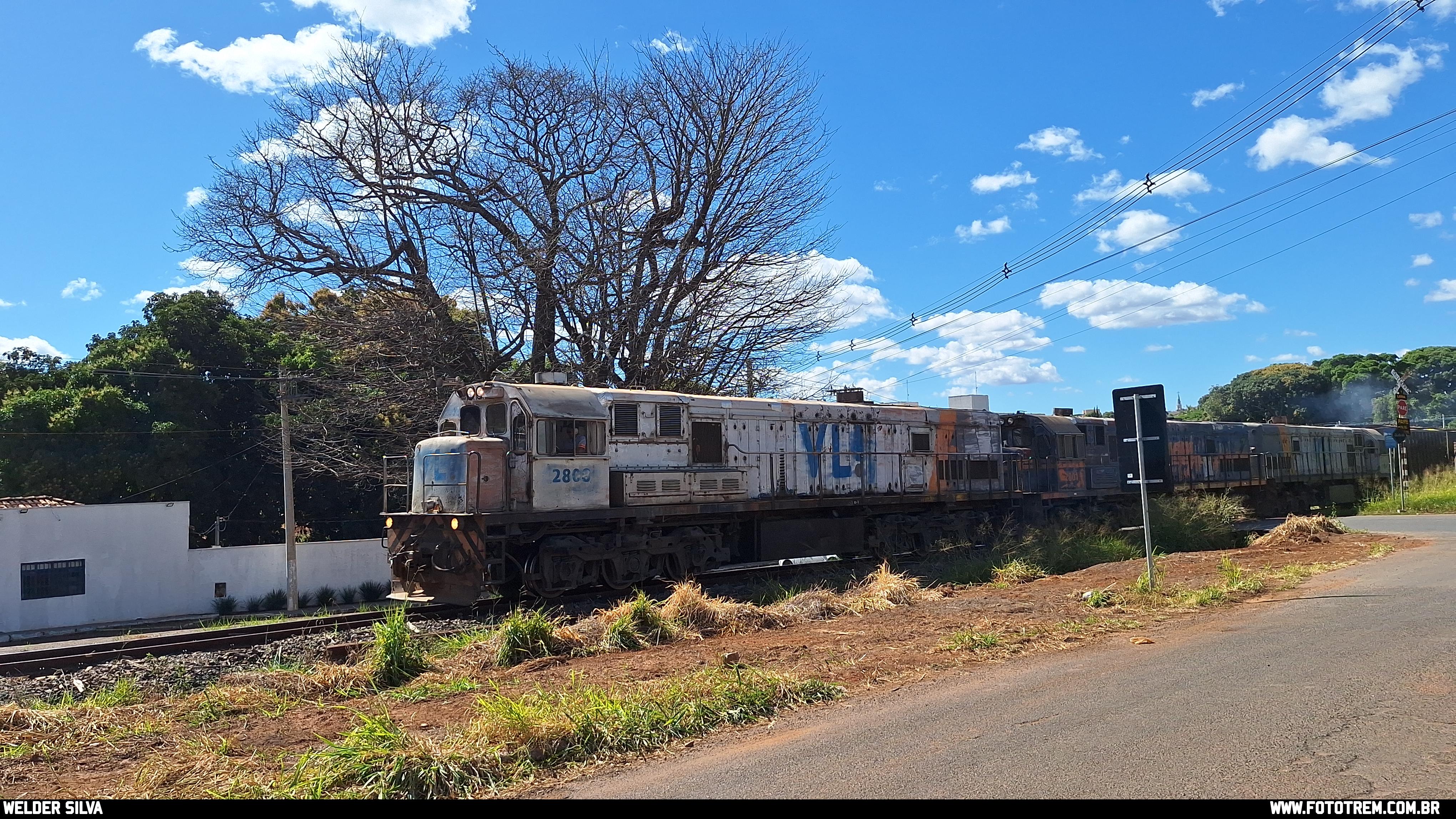 VLI GE U22C 2808 em Catalão · GO