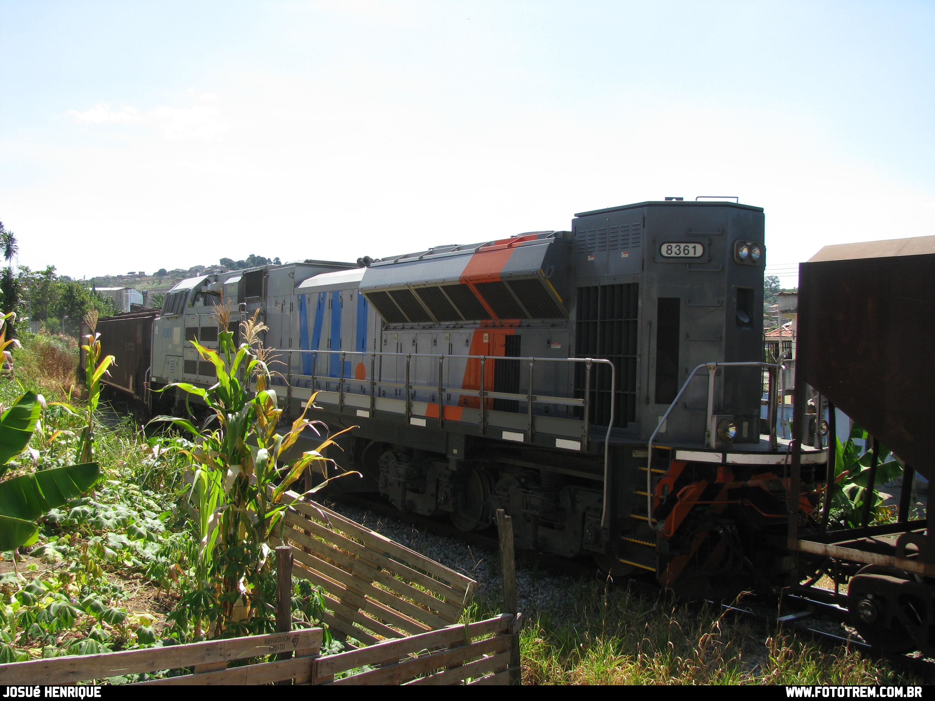 VLI EMD SD70Ace-BB 8361 em Betim MG 