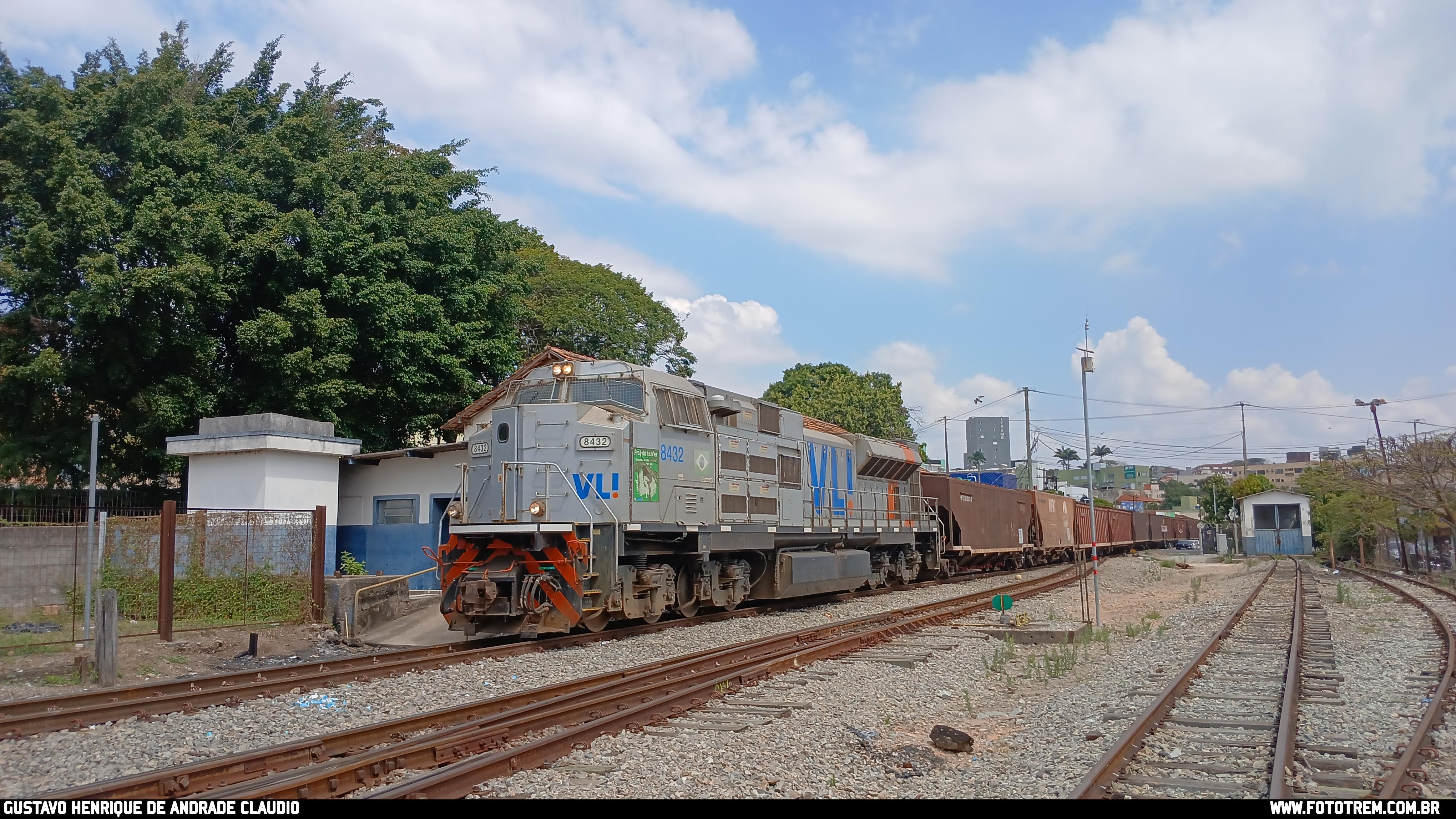 VLI EMD SD70Ace-BB 8432 em Betim · MG