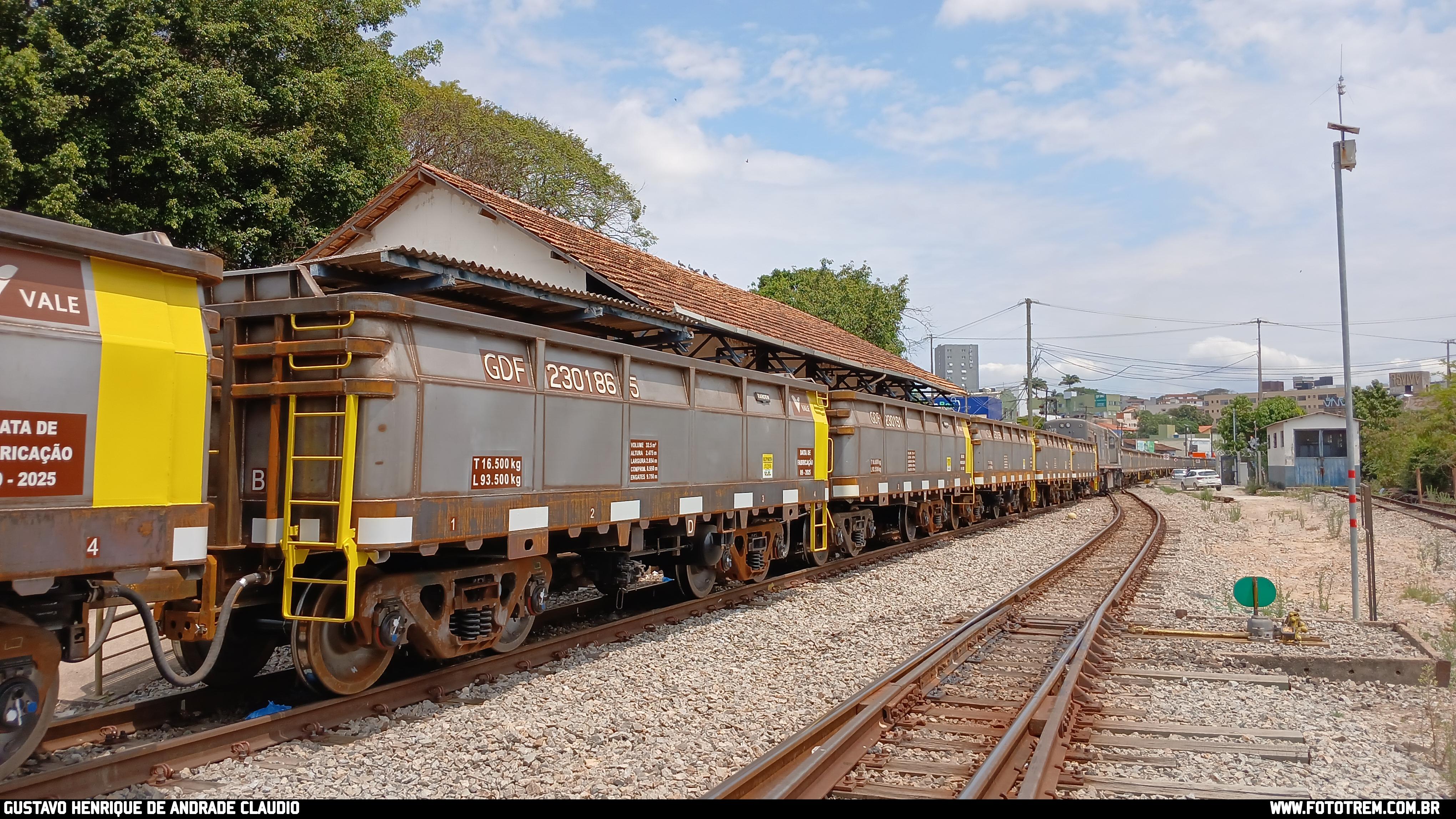 EFVM Vagão GDF em Betim · MG