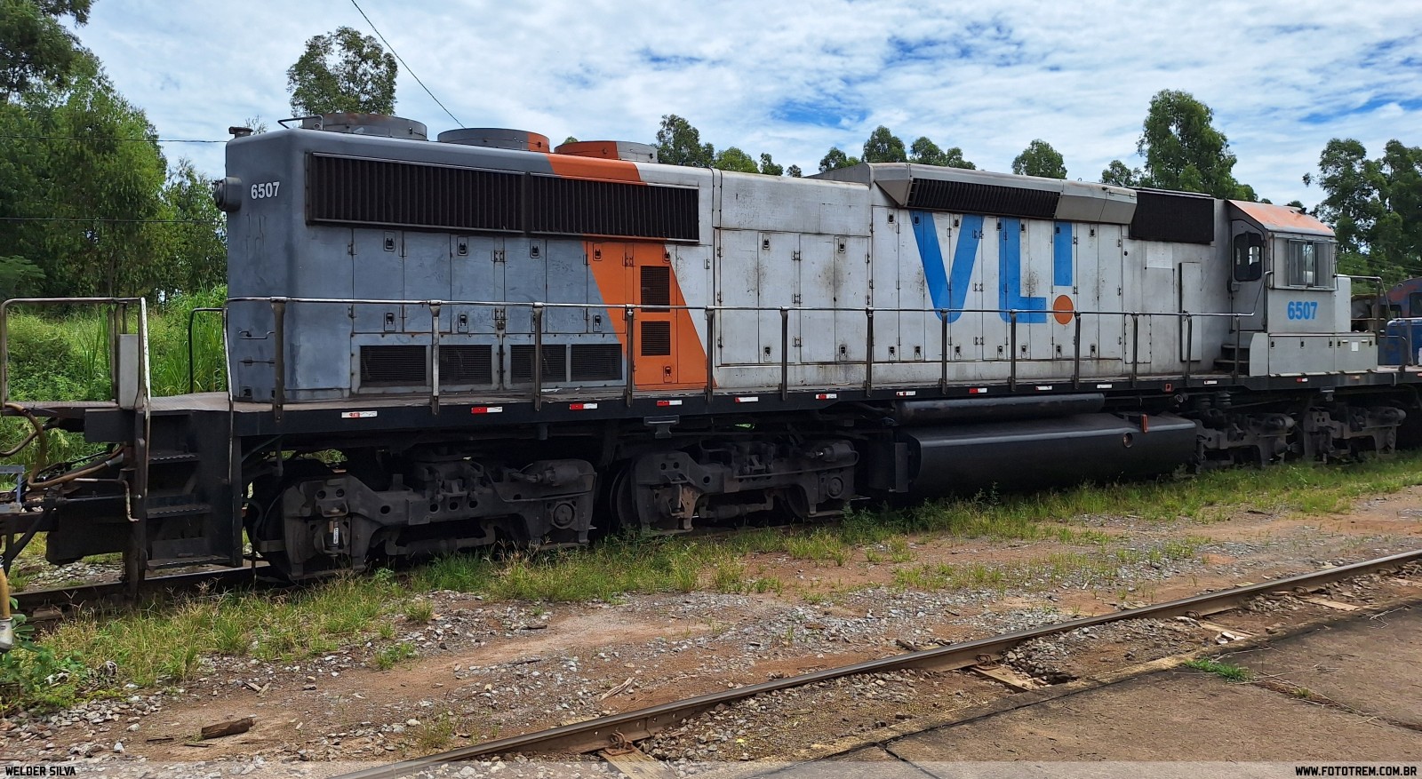VLI EMD SD40-2 BB 6507 em Goiandira · GO