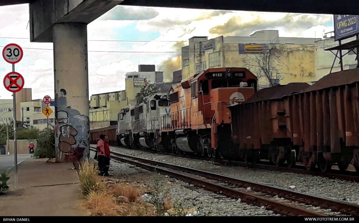 FCA EMD SD40-2 BB 8122 em Betim MG 