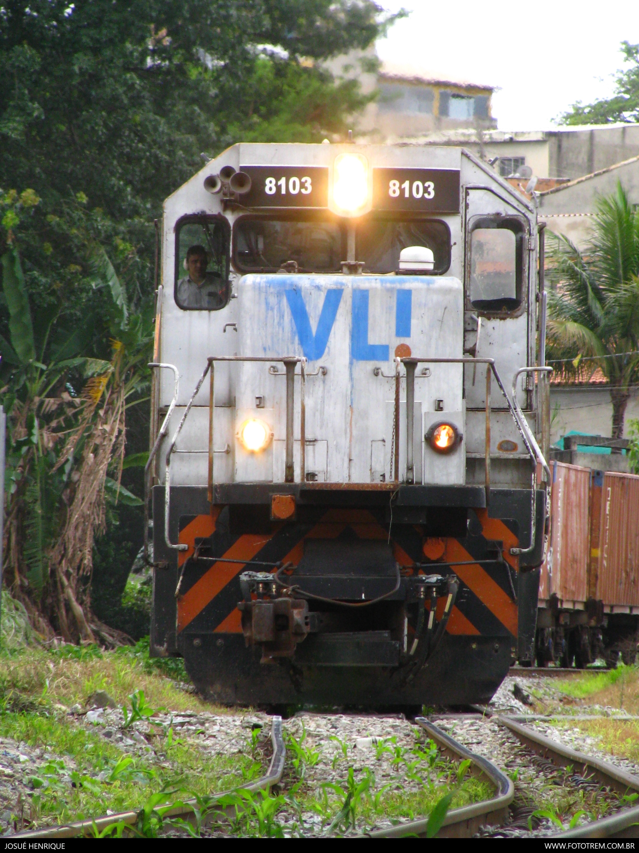 VLI EMD SD40 BB 8103 em Betim MG 