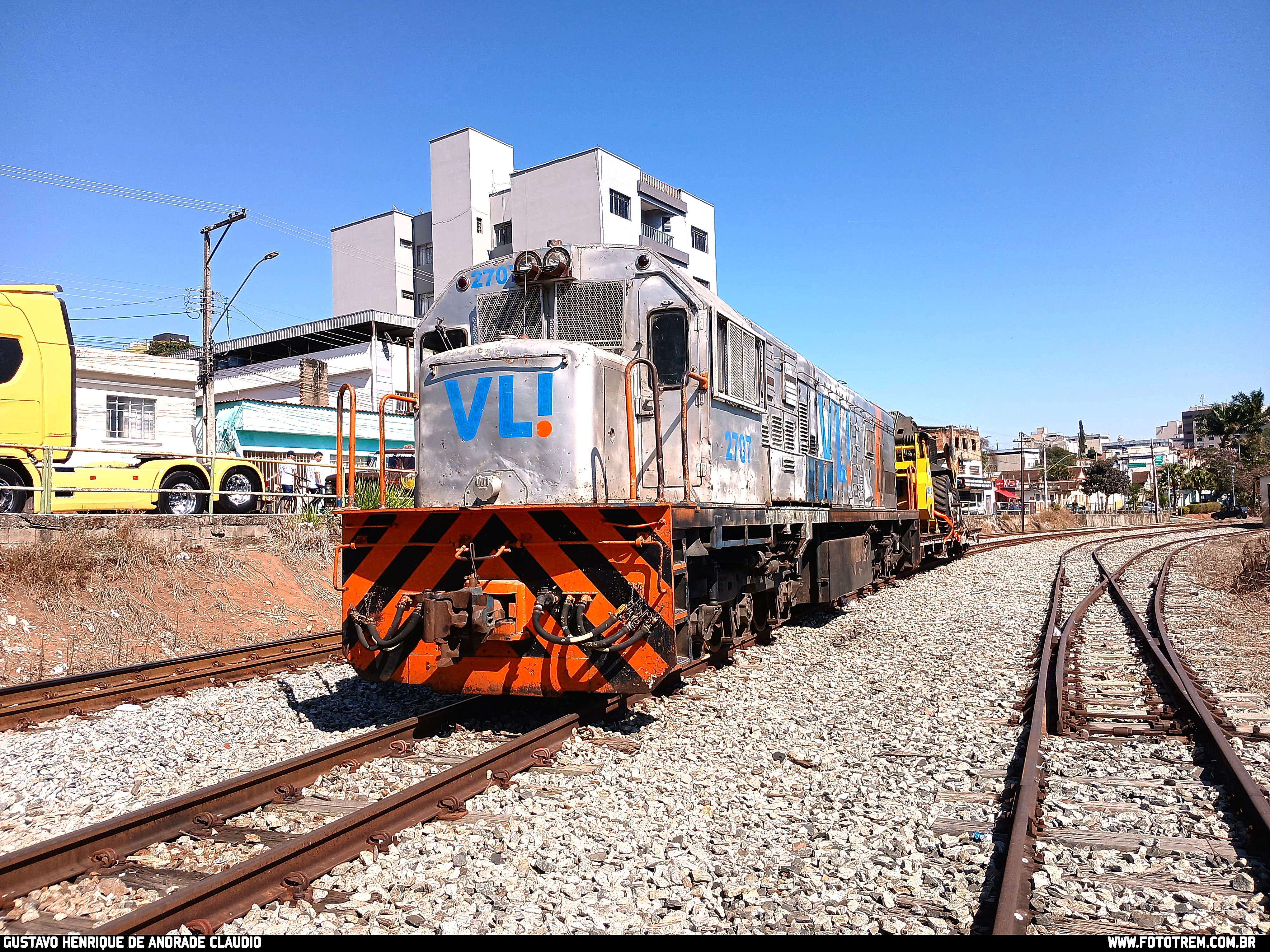 VLI GE U20C 2707 em Carmo do Cajuru · MG