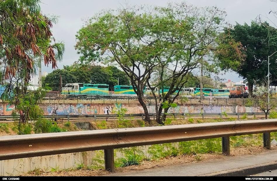 EFVM EMD DDM45 em Belo Horizonte · MG