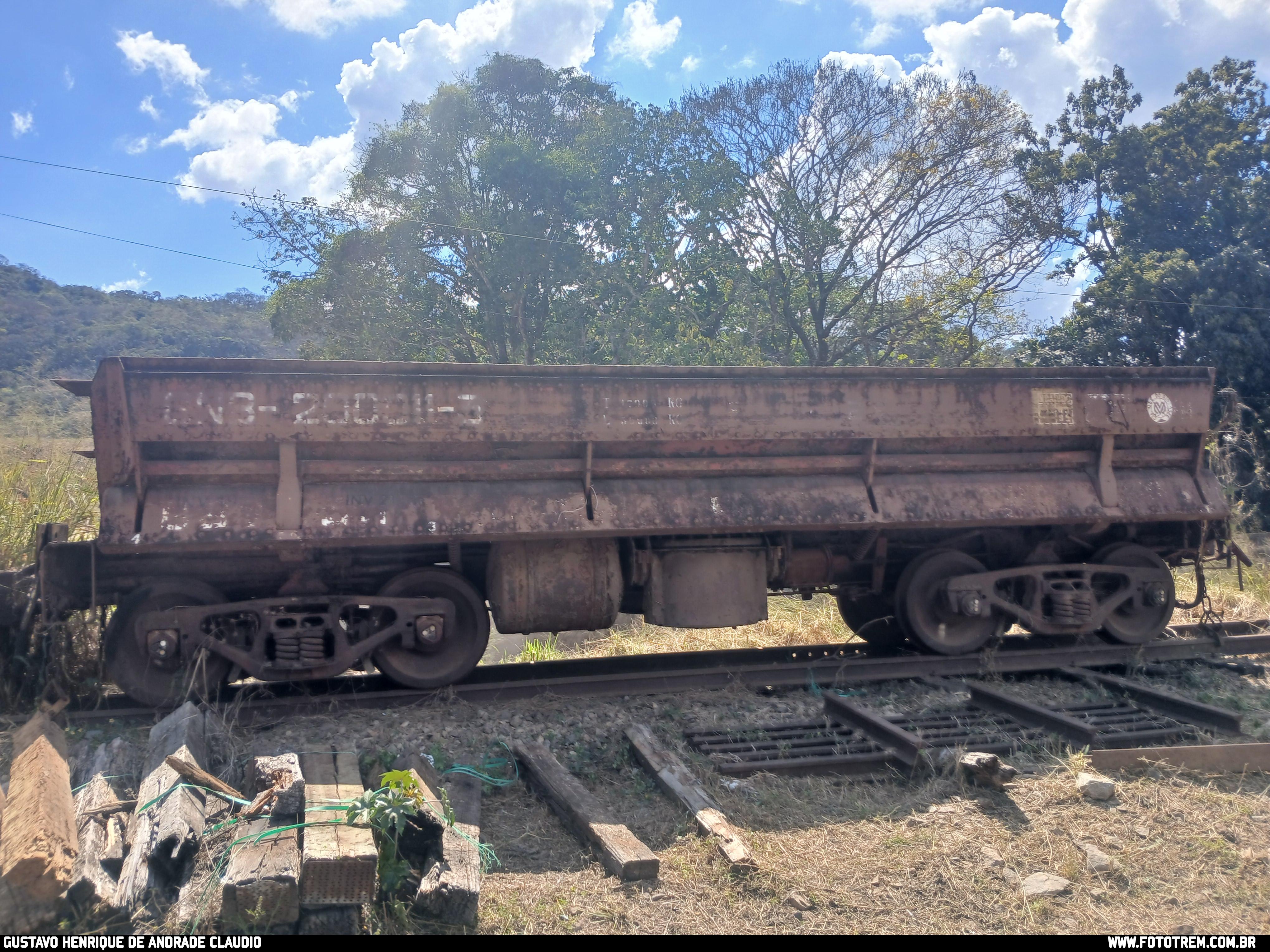 EFVM Vagão em Mateus Leme · MG