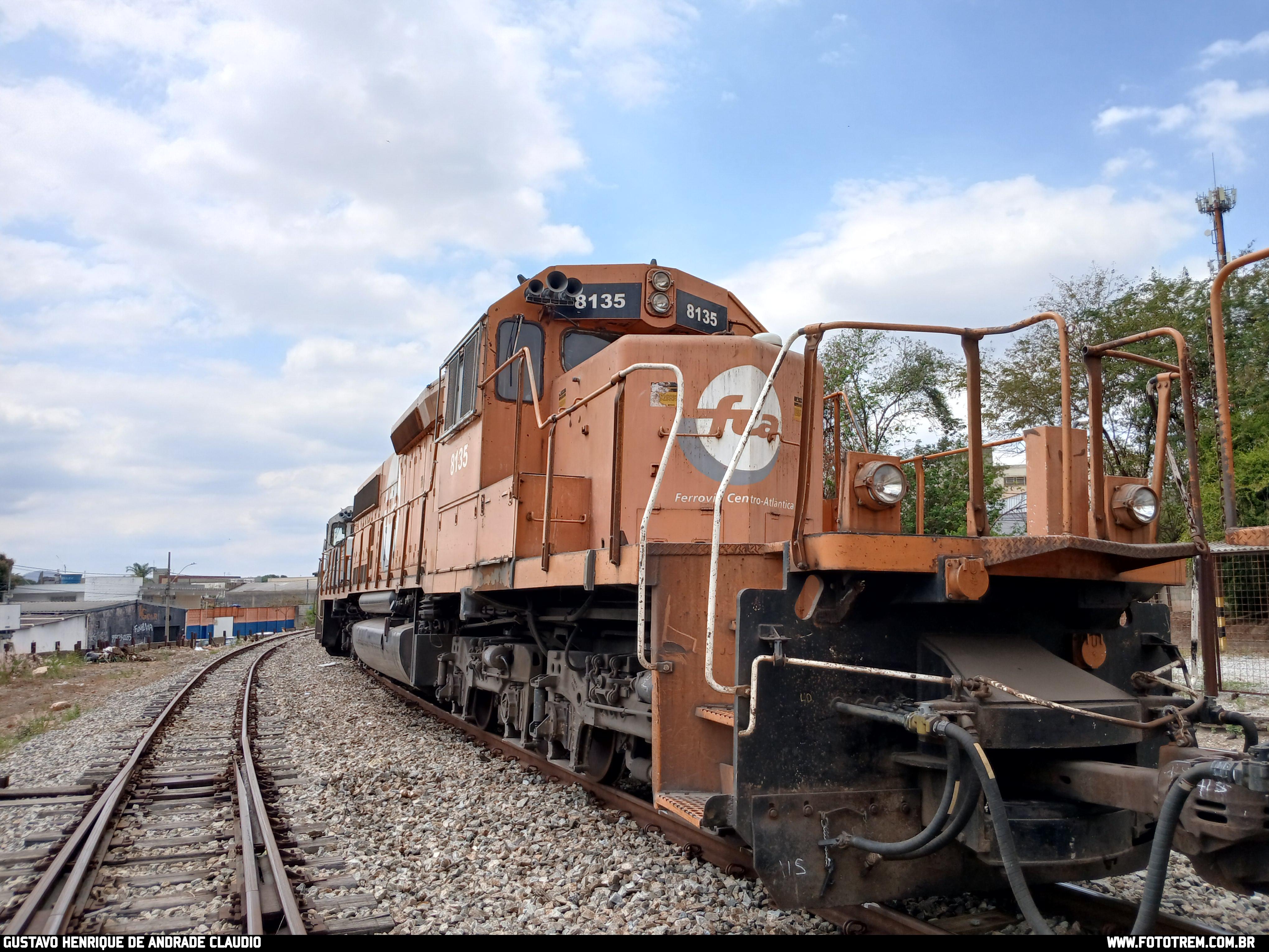 FCA EMD SD40-2 BB 8135 em Betim · MG