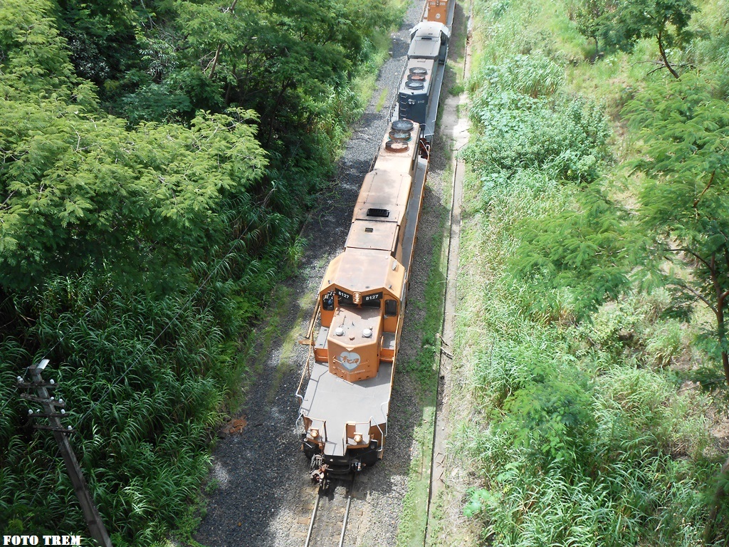 FCA EMD SD40-2 BB 8127 em Goiandira GO 