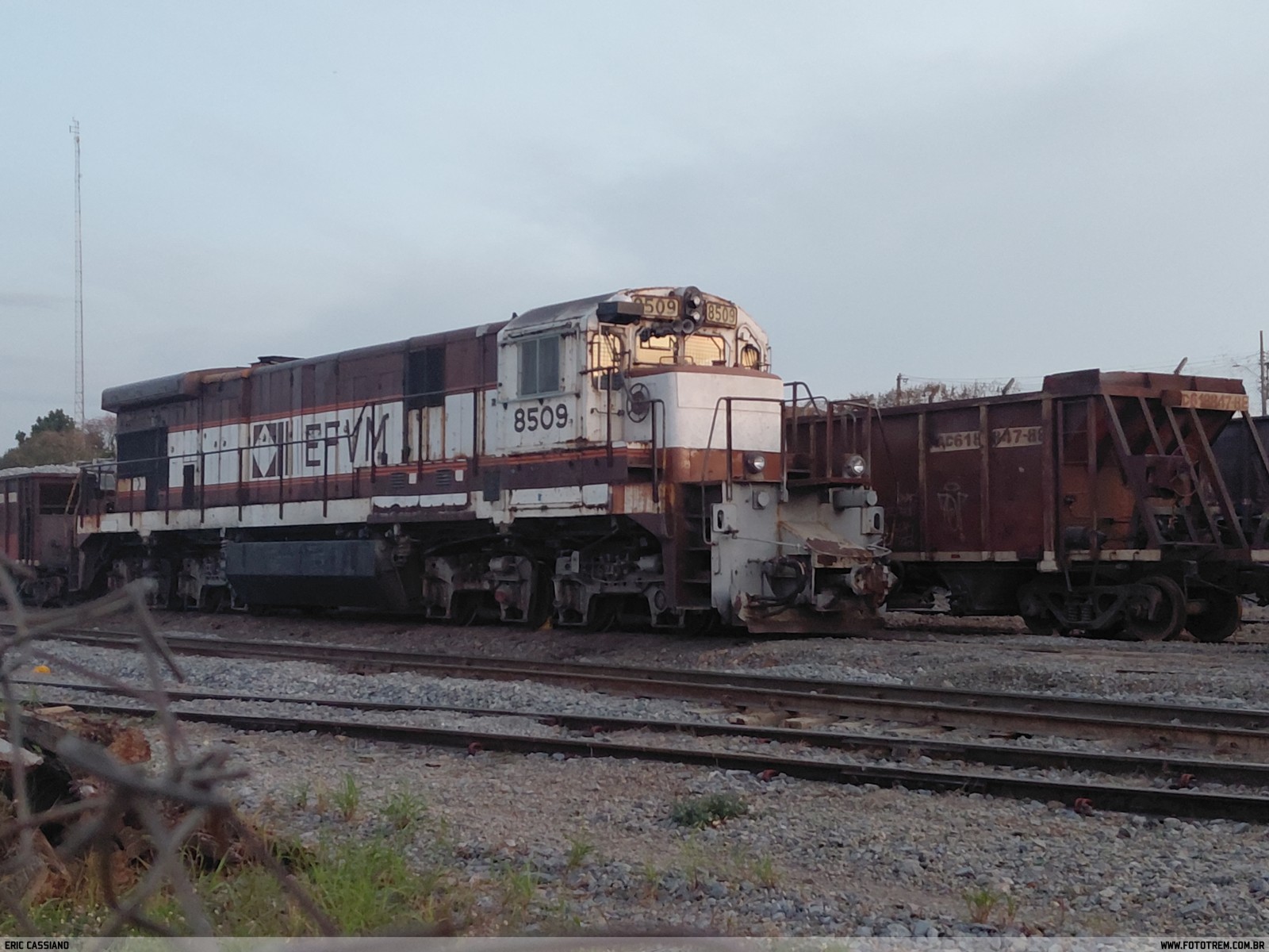 VLI GE BB36-7 8509 em Arcos · MG