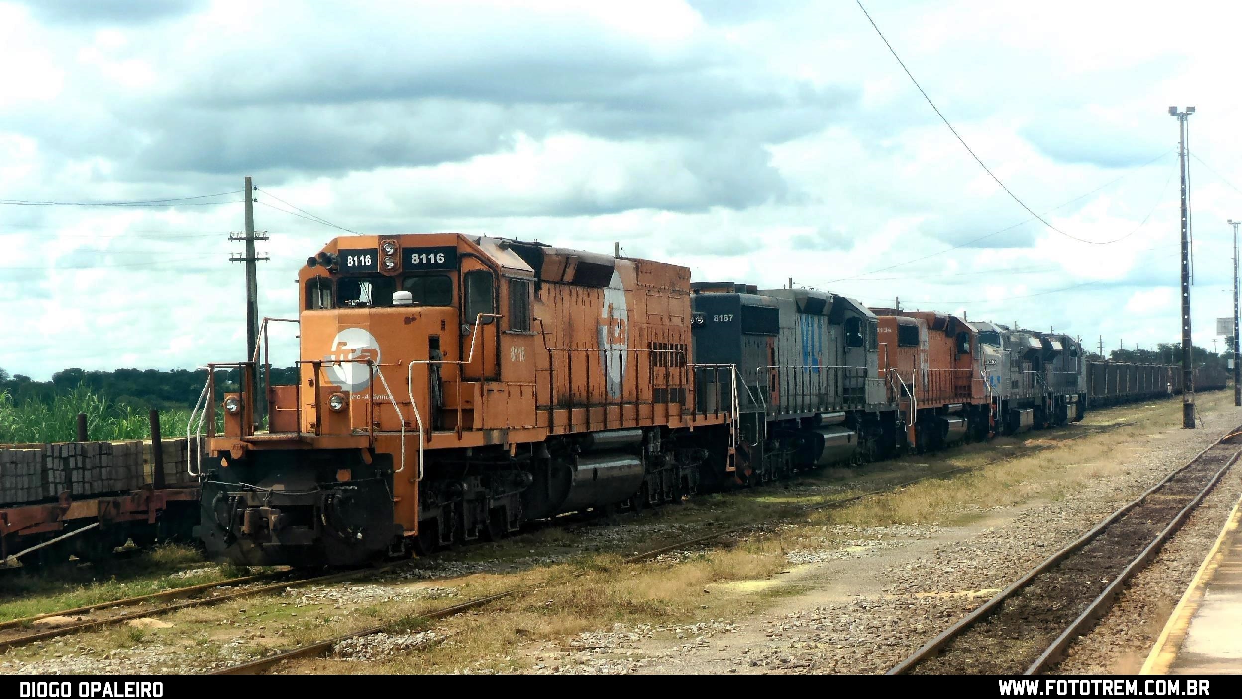 FCA EMD SD40-2 BB 8116 em Goiandira GO 