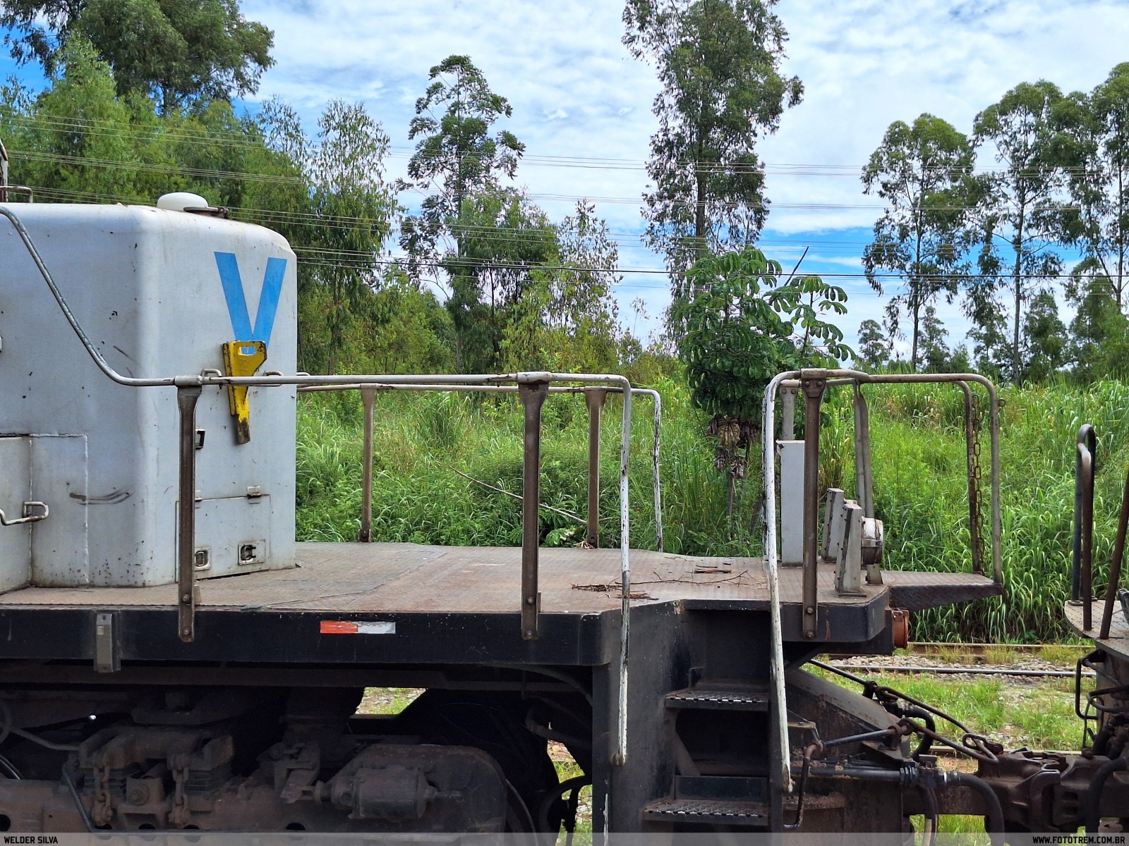 VLI EMD SD40-2 BB 6507 em Goiandira · GO