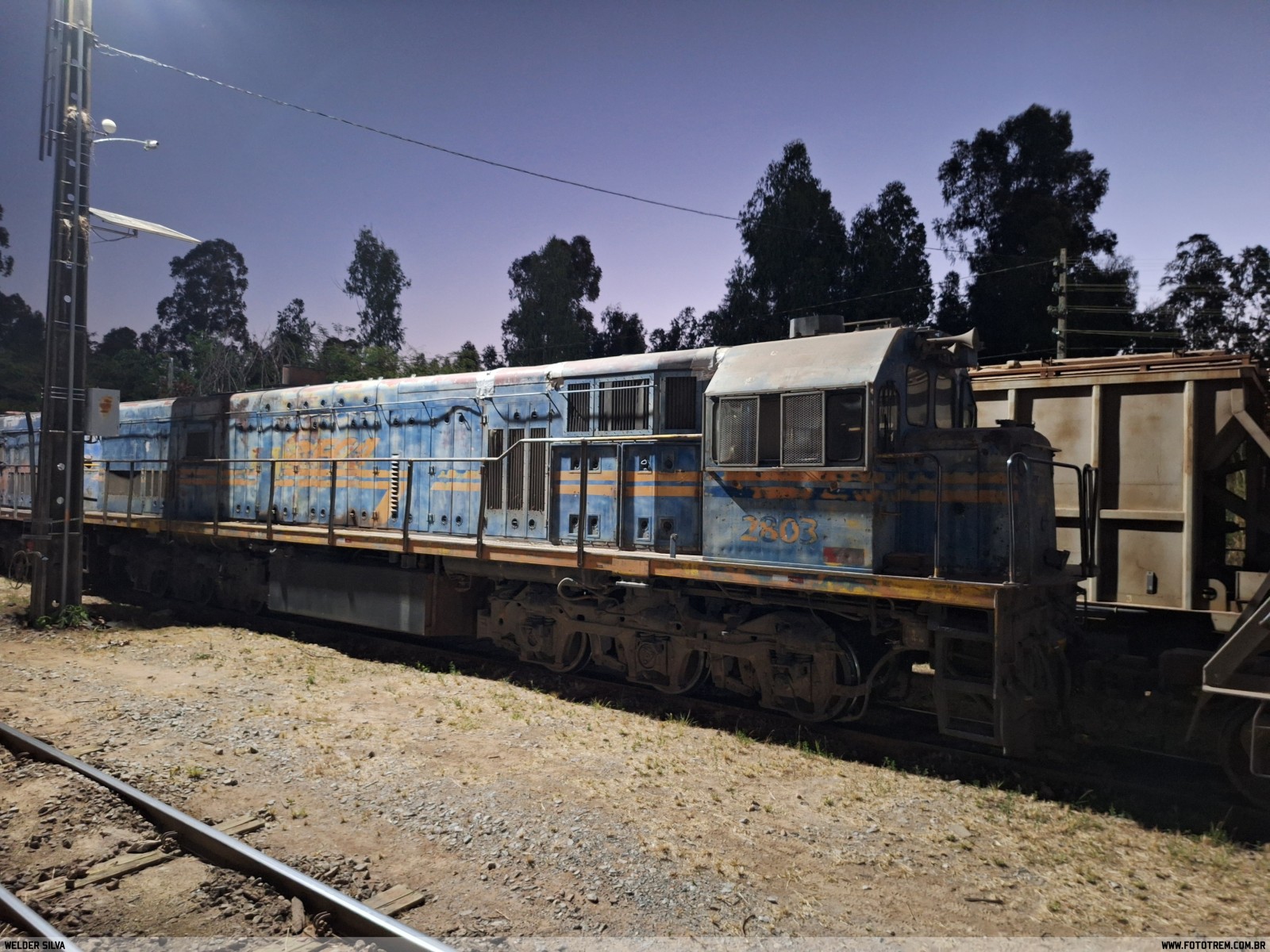 FCA GE U22C 2803 em Goiandira · GO