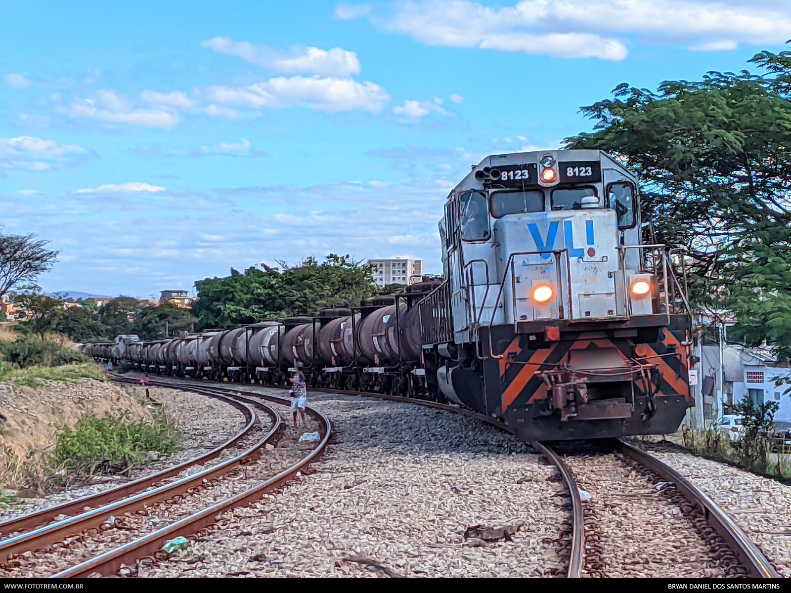 Foto Trem - VLI EMD SD40-2 BB 8123 em Betim - MG