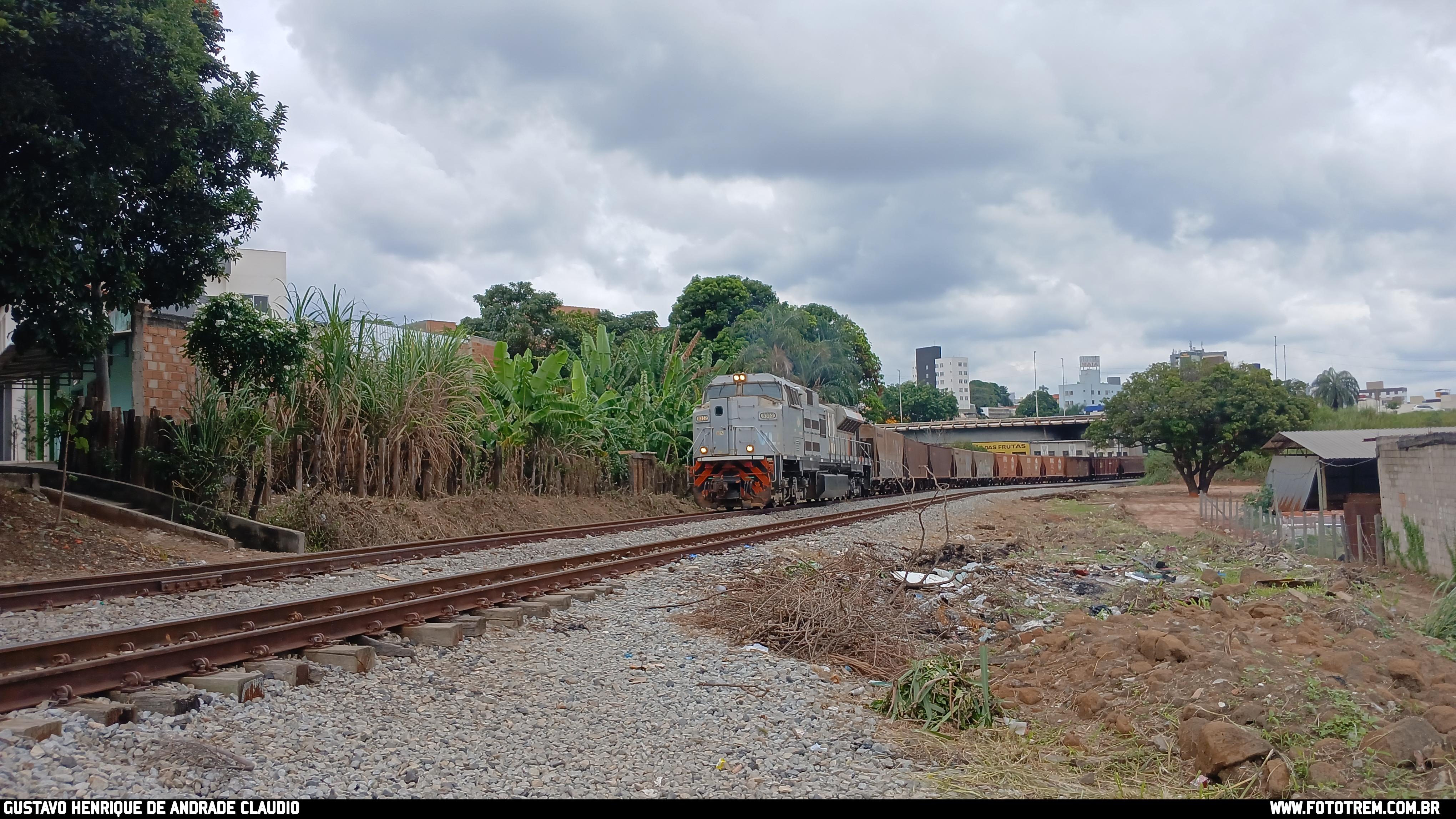 Foto Trem - VLI EMD SD70Ace-BB 8352 em Betim - MG