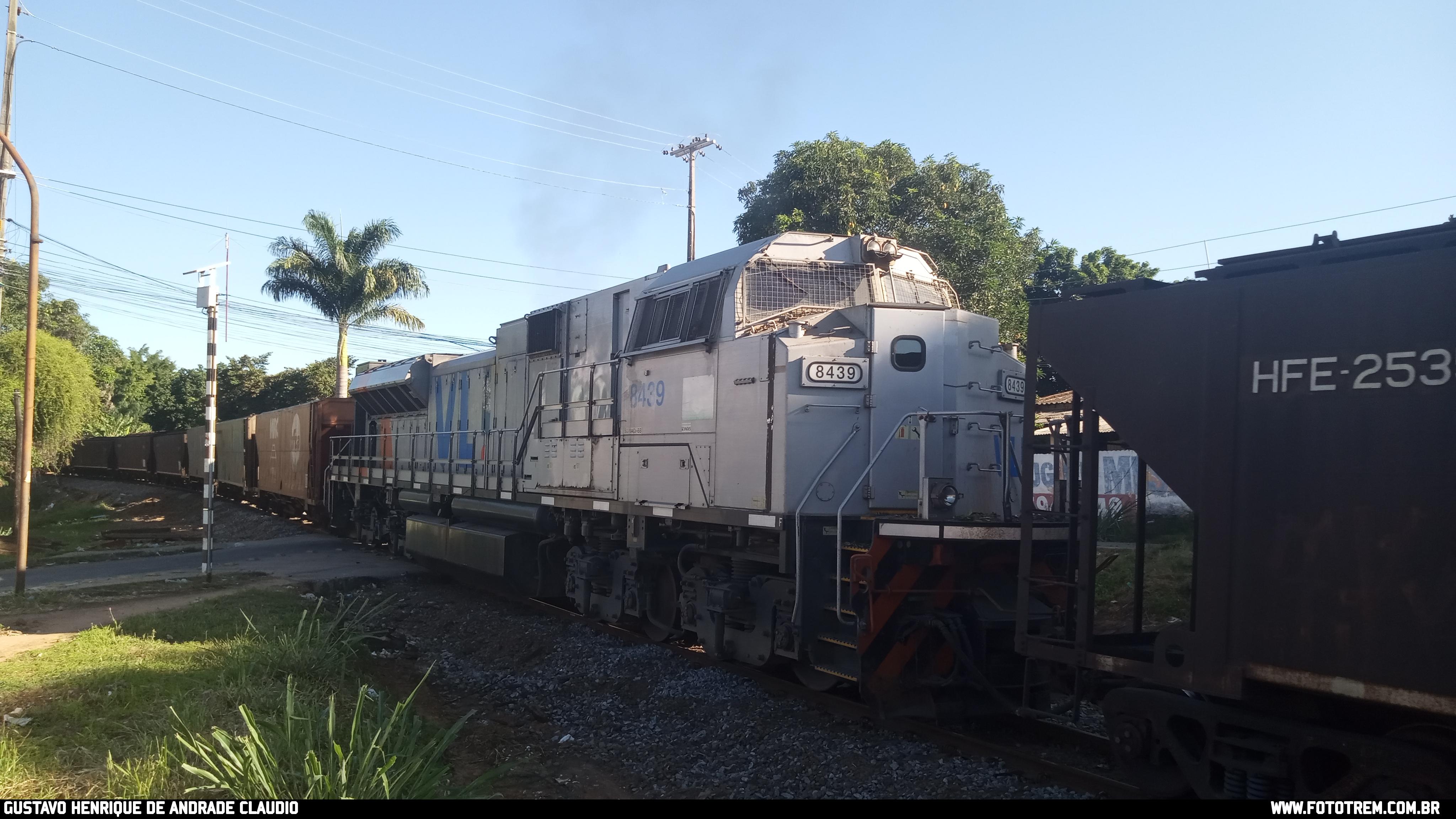 Foto Trem - VLI EMD SD70Ace-BB 8439 em Betim - MG