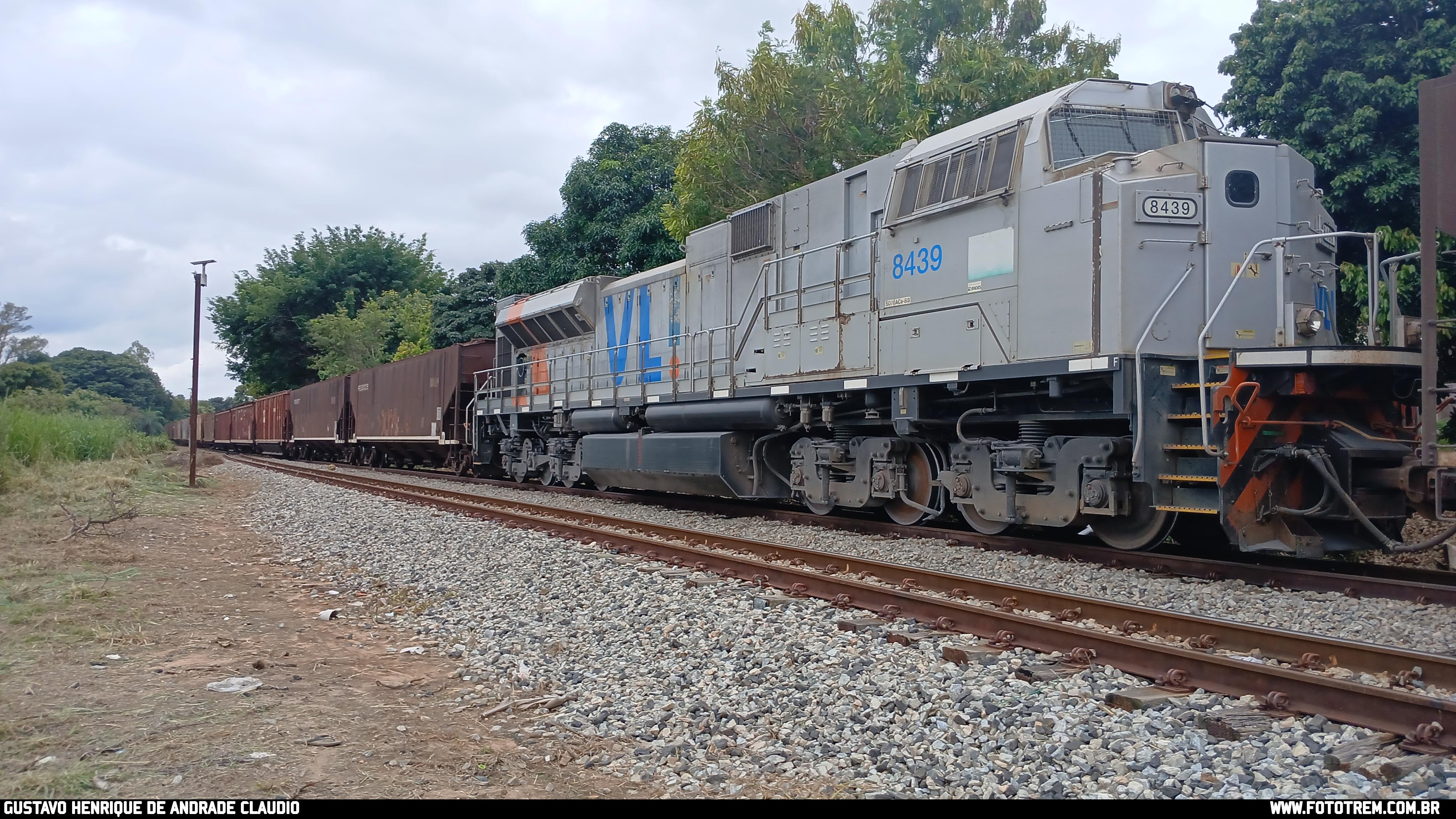 Foto Trem - VLI EMD SD70Ace-BB 8439 em Betim - MG