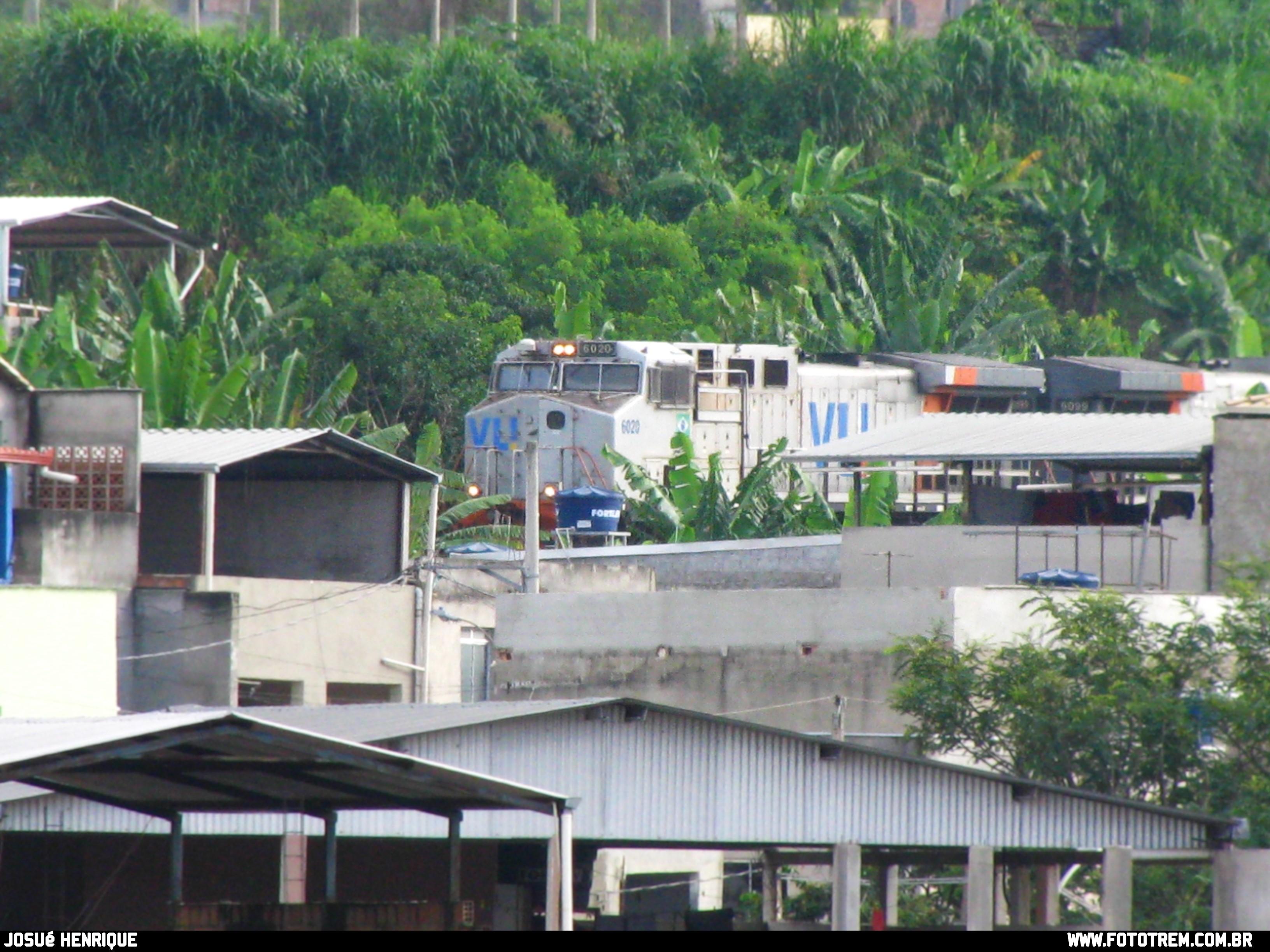 Foto Trem - VLI GE DASH 9-40BBW 6020 em Betim - MG