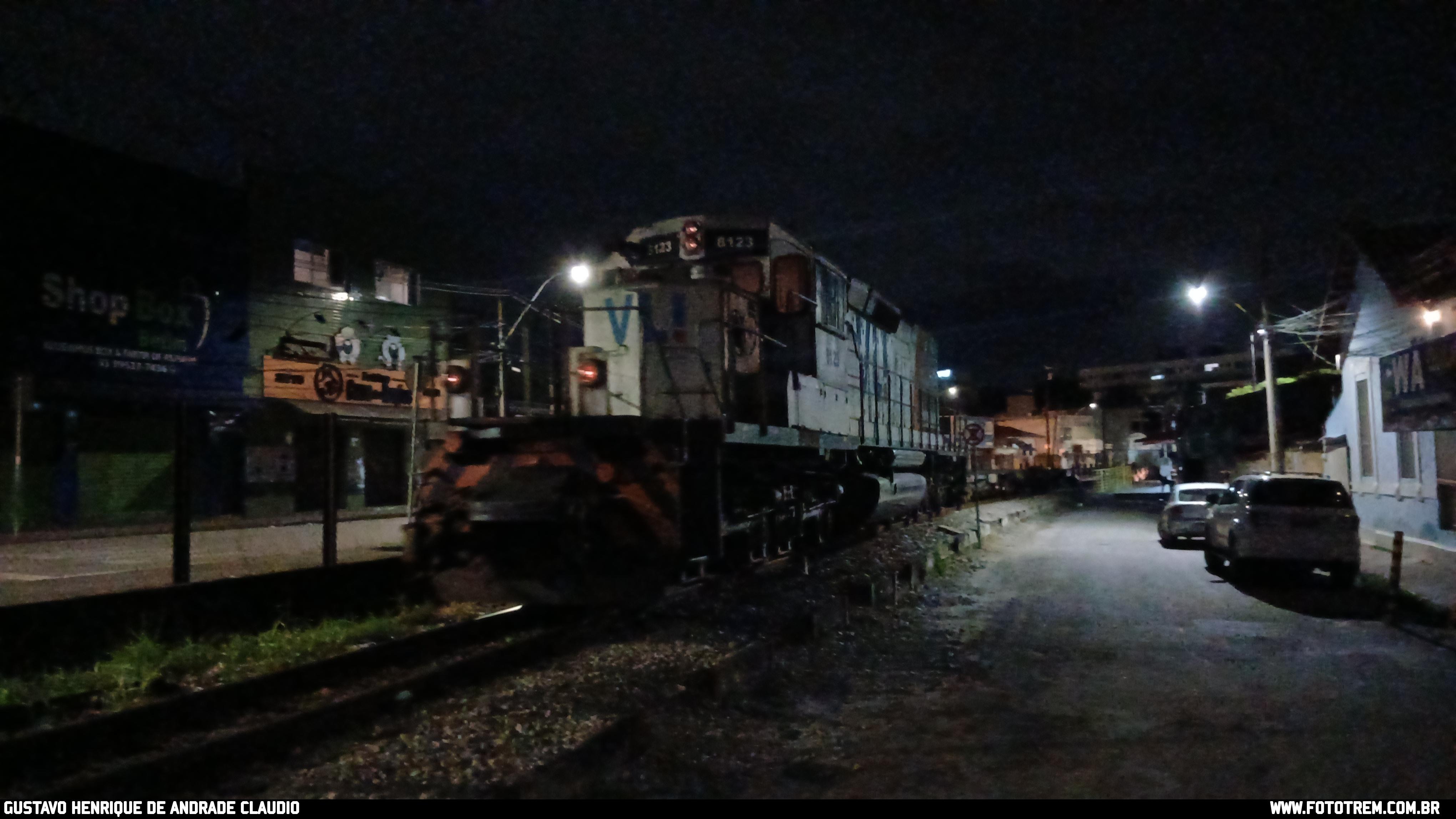 VLI EMD SD40-T2 BB 8123 em Betim - MG