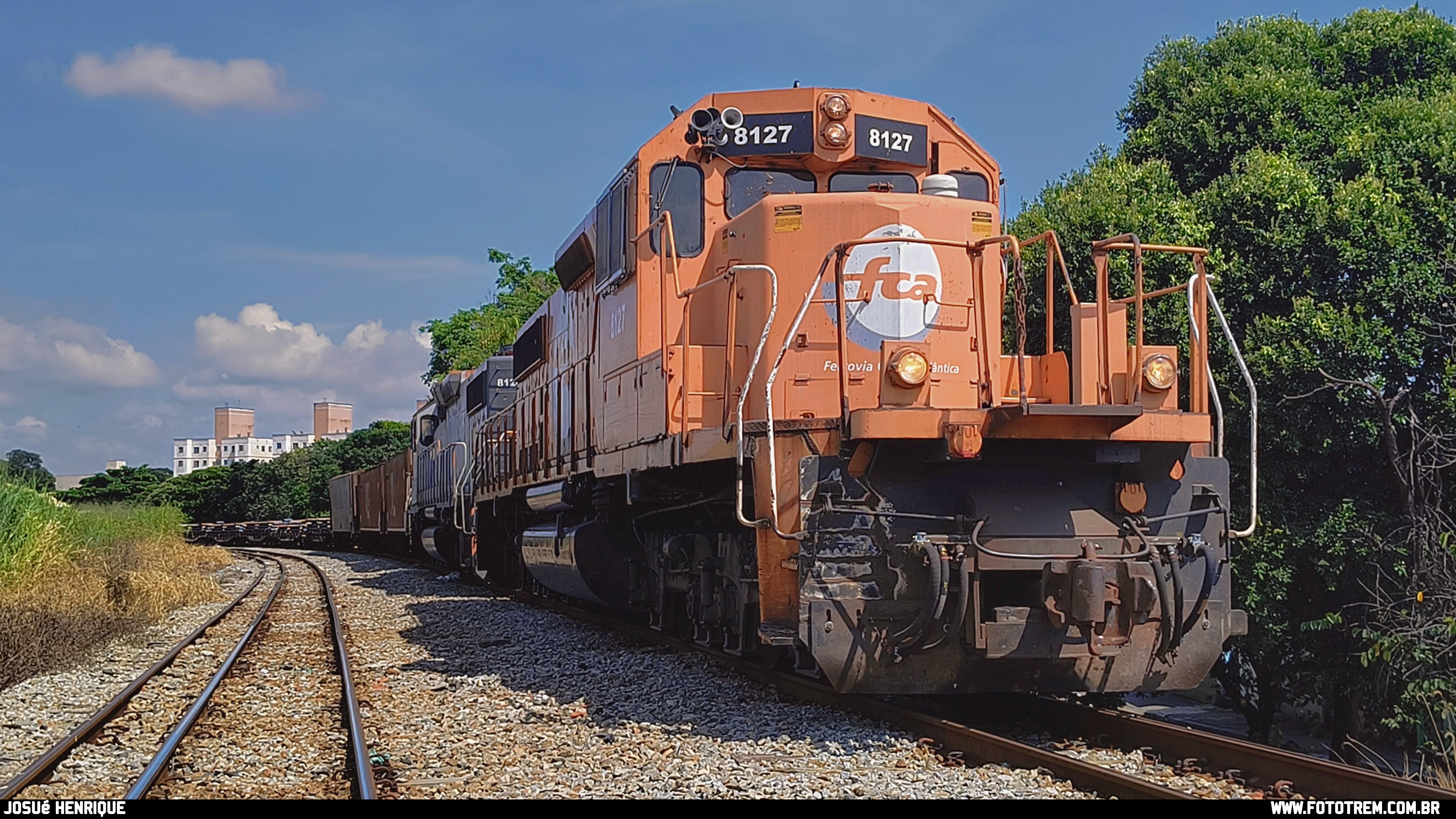Foto Trem - FCA EMD SD40 BB 8127,8124 em Betim - MG