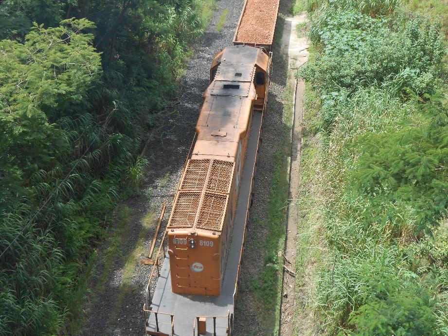 Foto Trem - FCA EMD SD40-T2 BB 8109 em Goiandira - GO