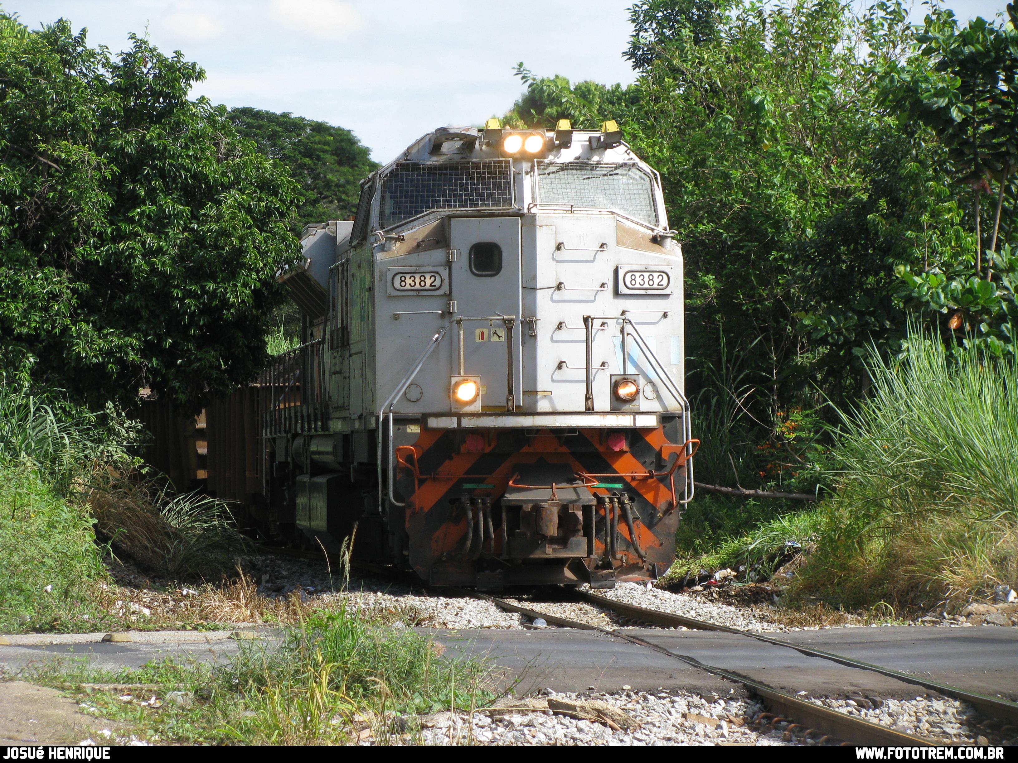 VLI EMD SD70Ace-BB 8382 em Betim - MG