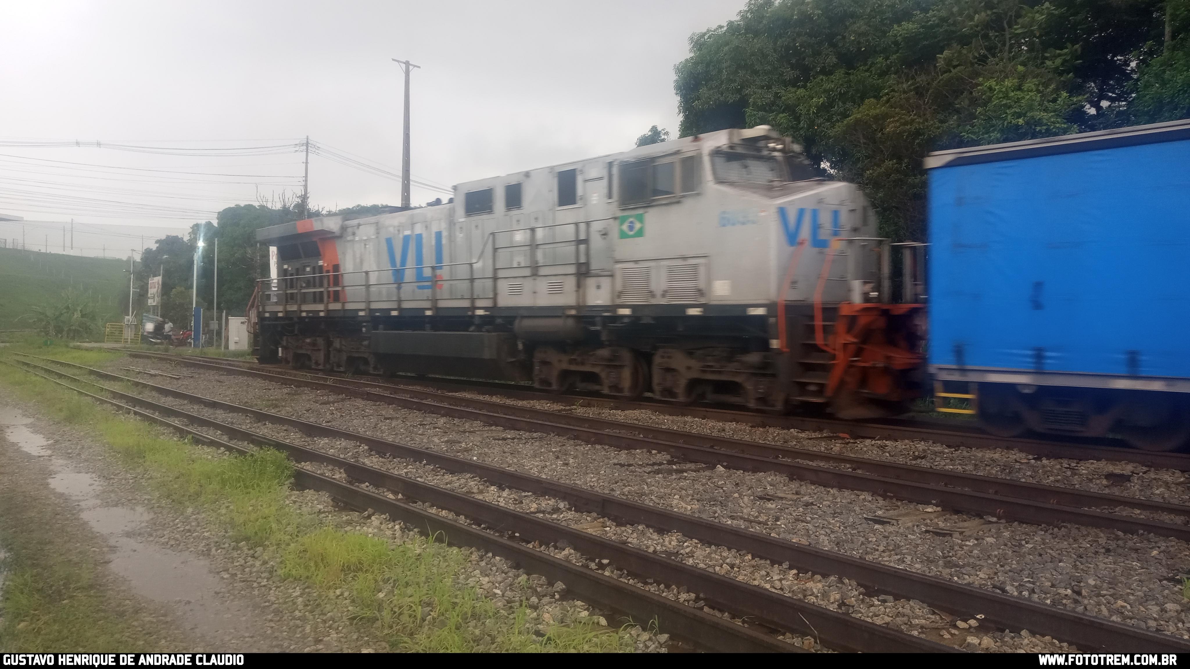 Foto Trem - VLI GE DASH 9-40BBW 3035 em Betim - MG