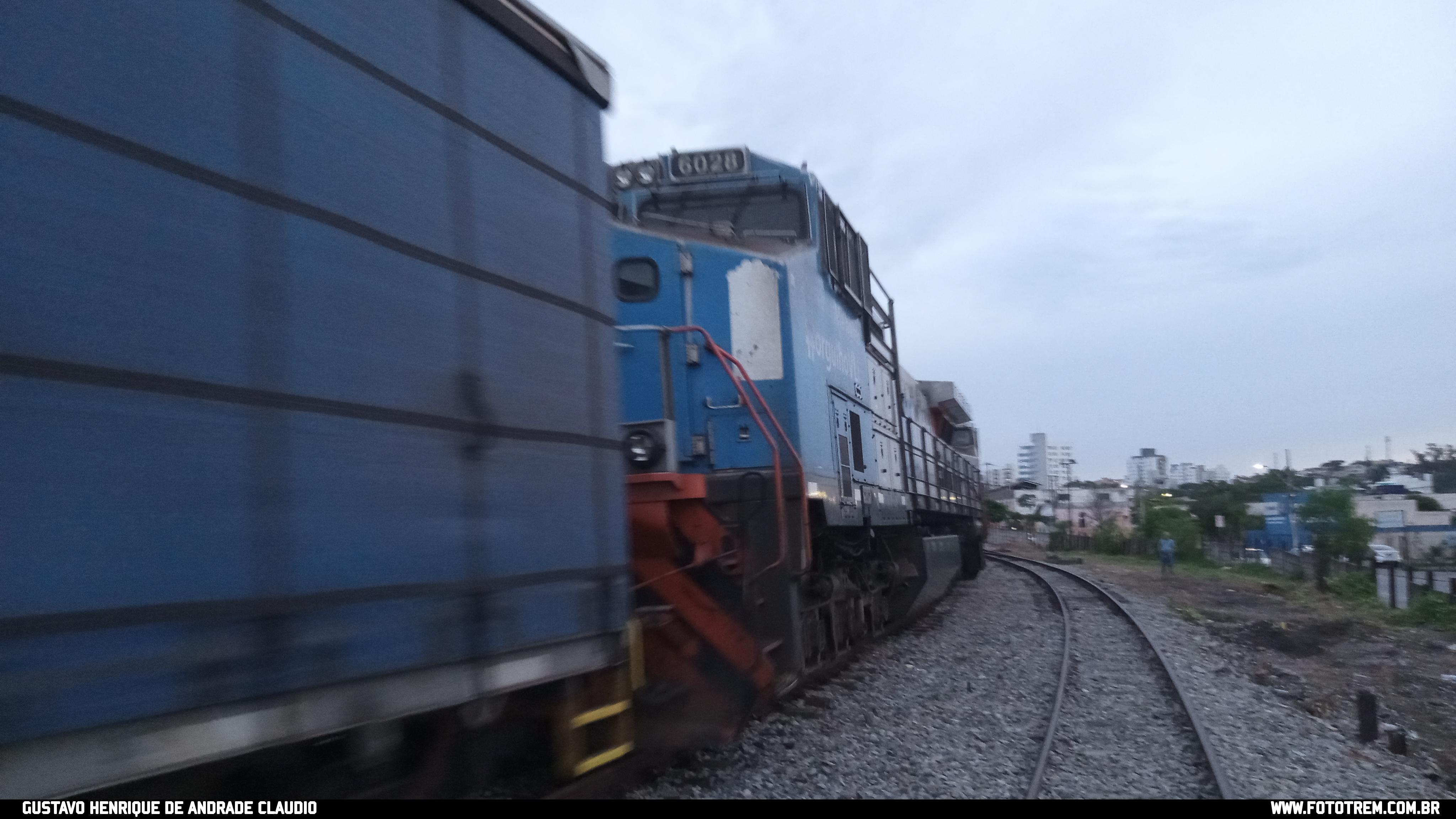 Foto Trem - VLI GE BB40-9WM 6028 em Betim - MG