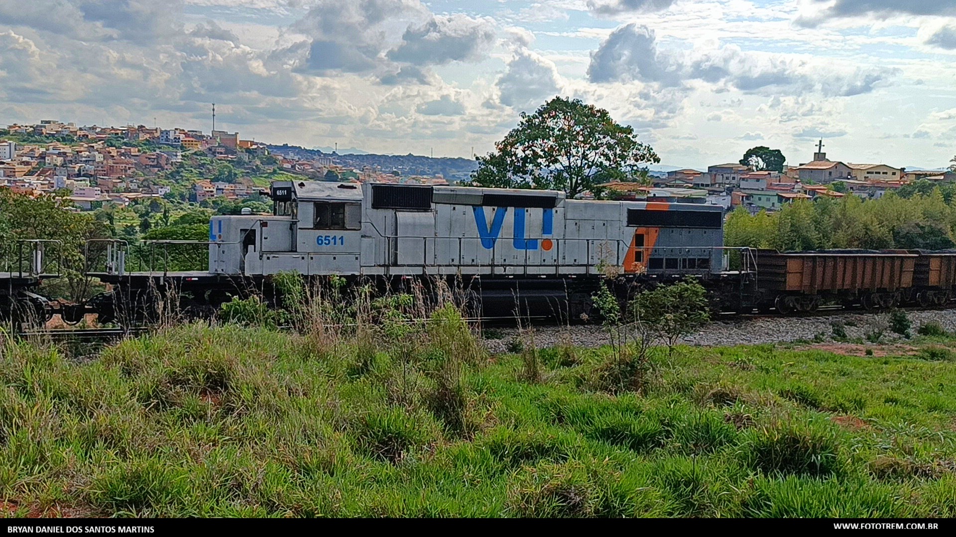 Foto Trem - VLI EMD SD40-2 BB 6511 em Contagem - MG