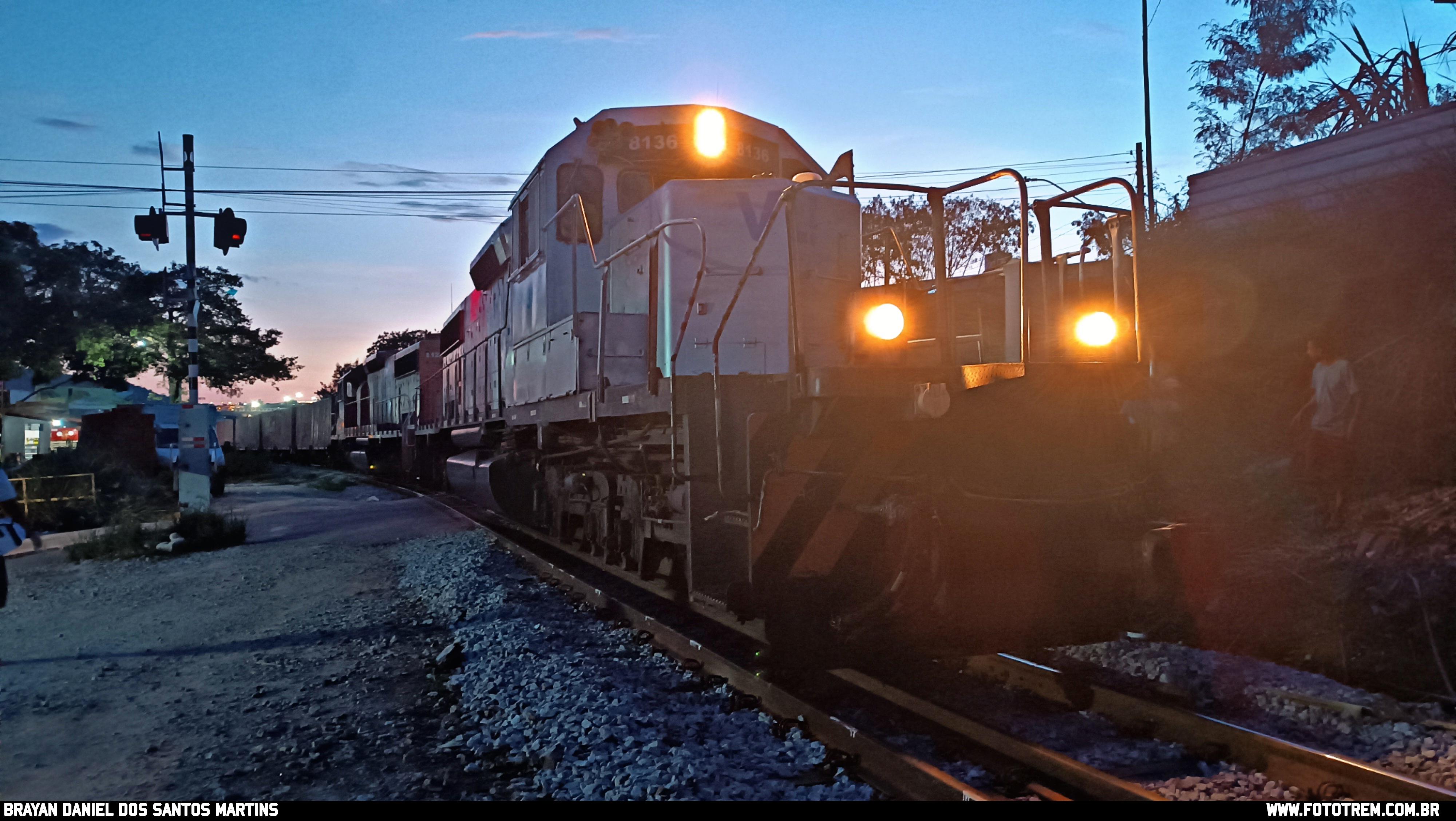 Foto Trem - VLI EMD SD40-2 BB 8136 em Betim - MG