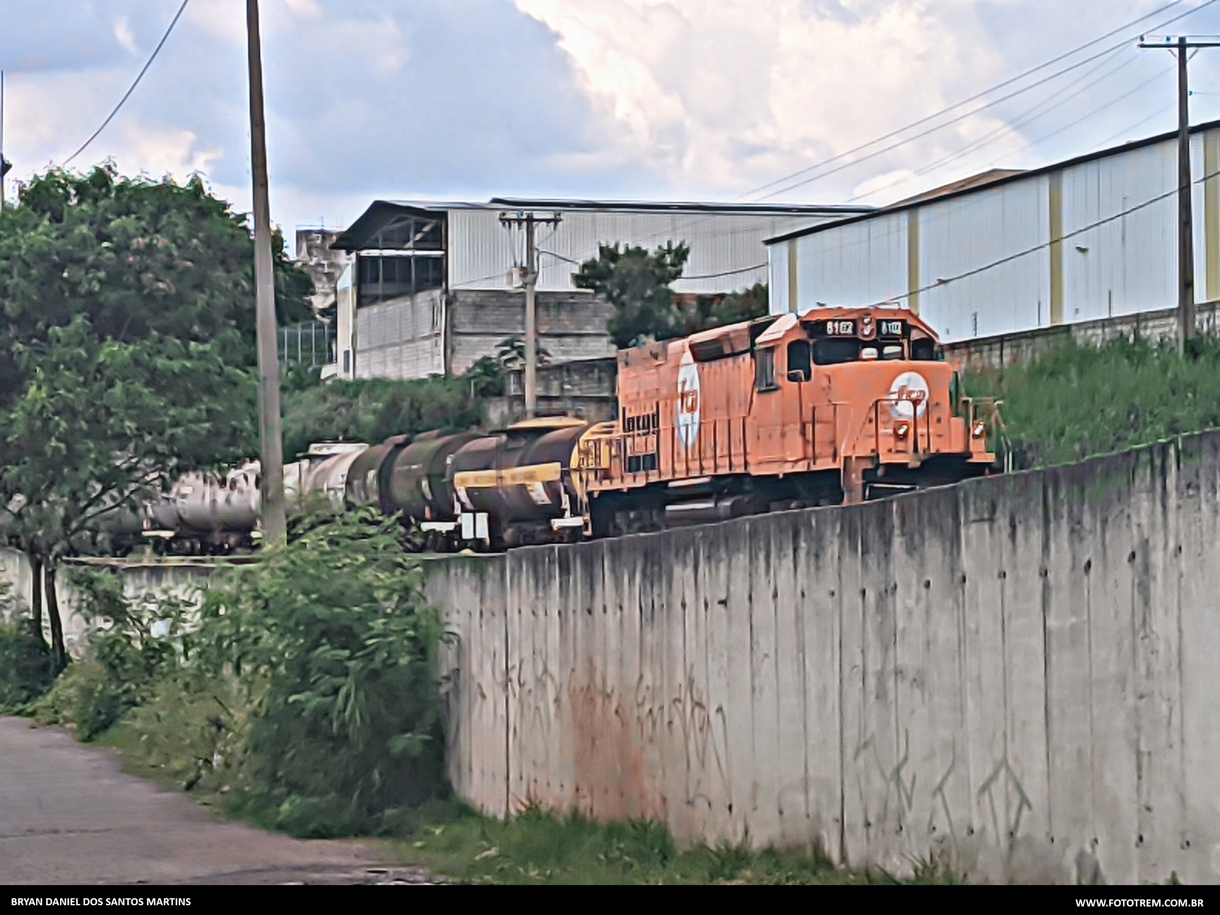 Foto Trem - FCA EMD SD40-2 BB 8102 em Betim - MG