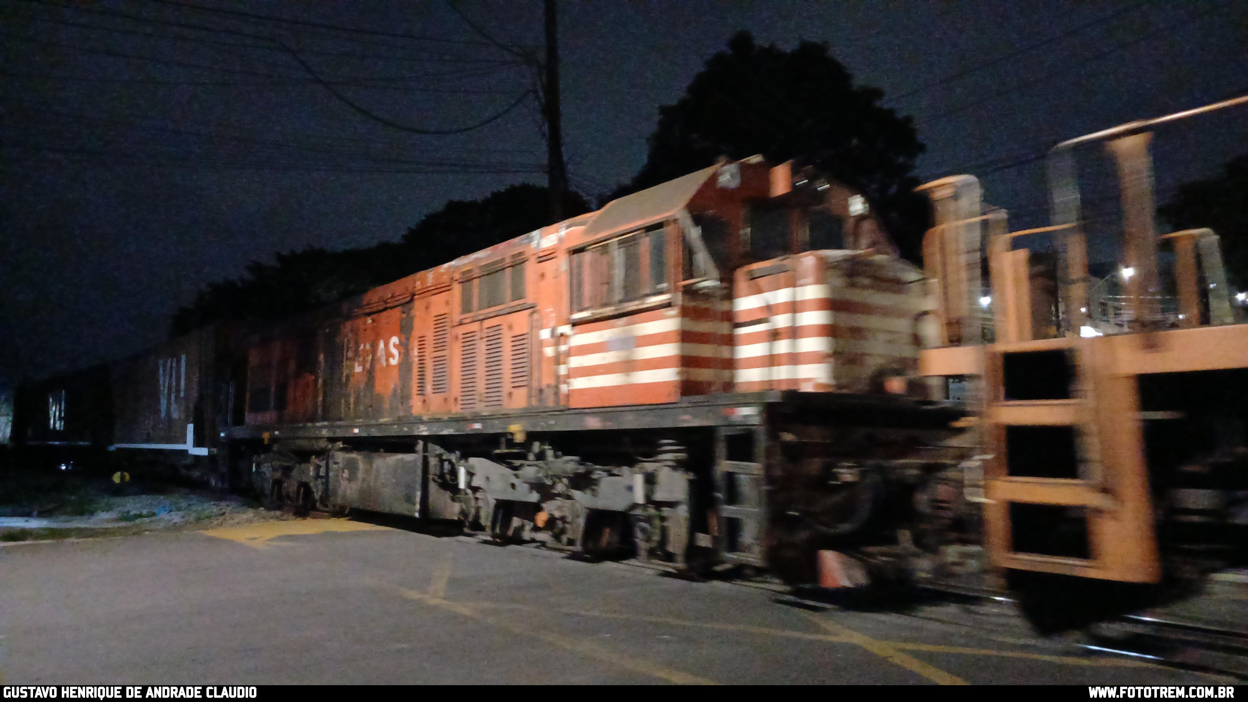 Foto Trem - FEPASA GE U20C 3828 em Betim - MG