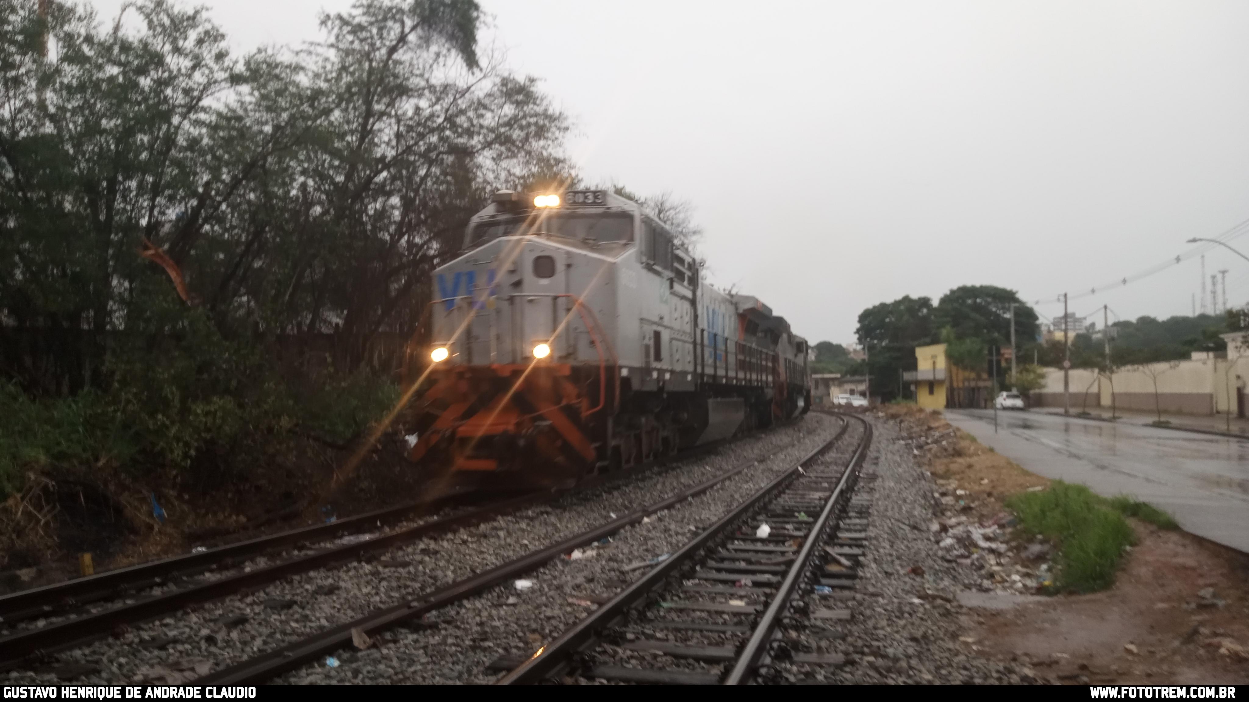 Foto Trem - VLI GE DASH 9-40BBW 6033 em Betim - MG