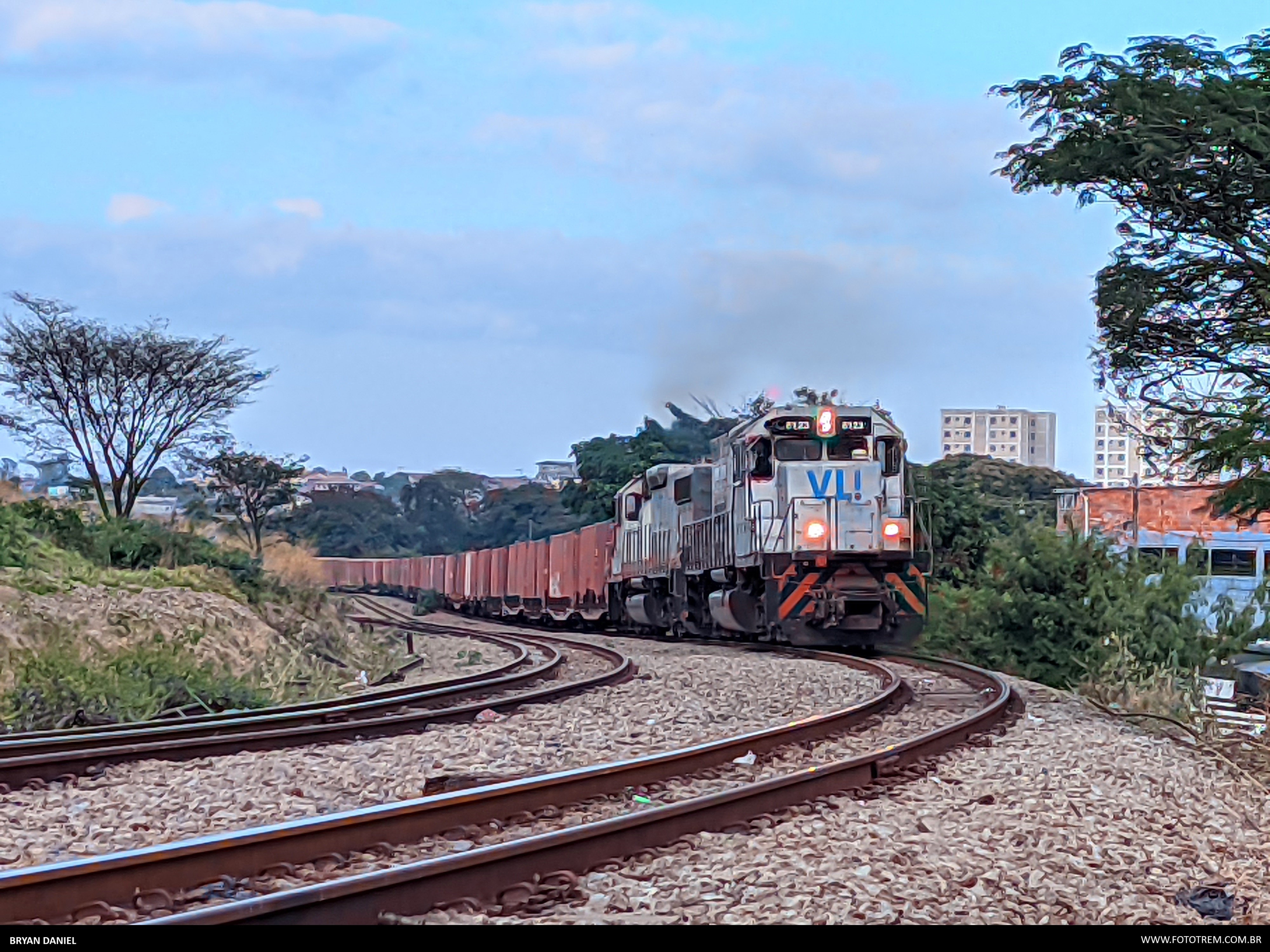 Foto Trem - VLI EMD SD40-2 BB 8123 em Betim - MG