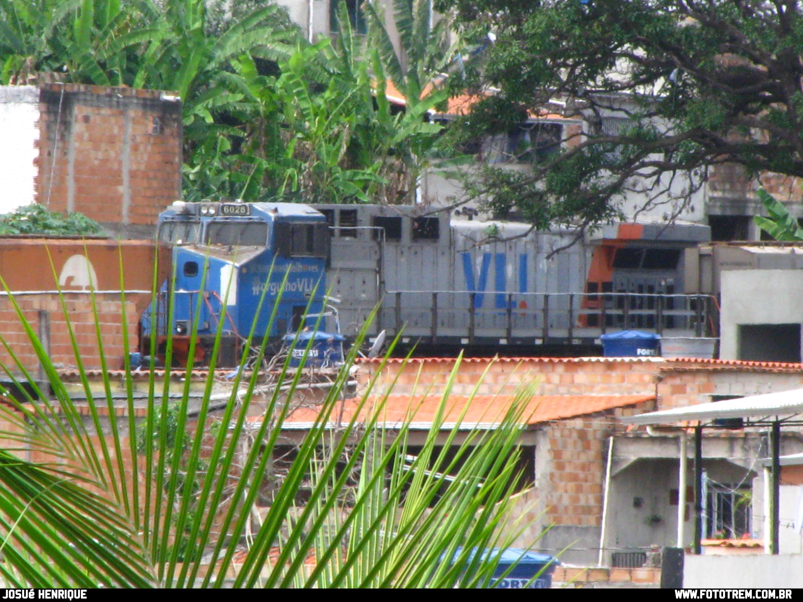 Foto Trem - VLI GE DASH 9-40BBW 6028 em Betim - MG