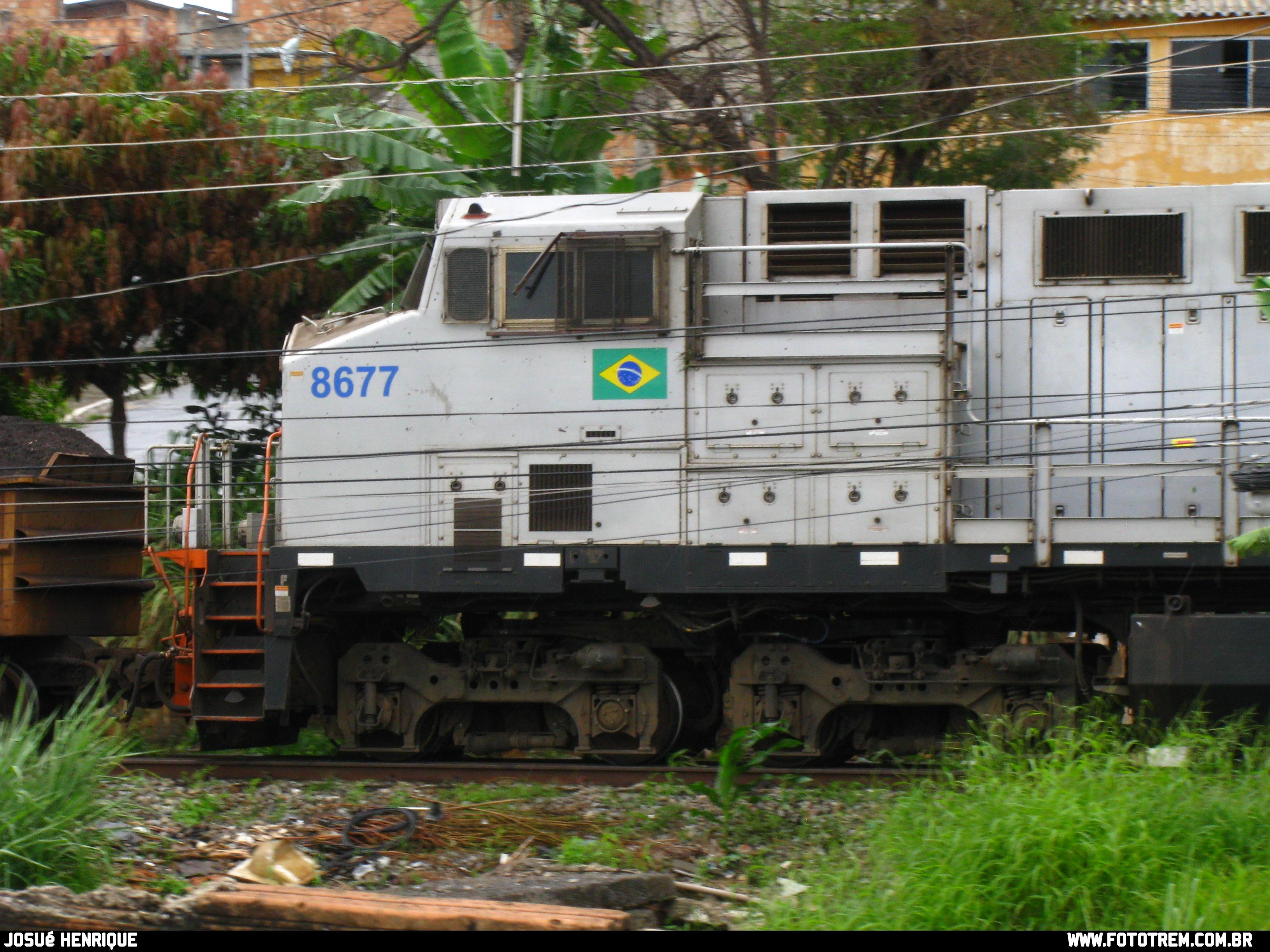 Foto Trem - VLI GE DASH 9-40BBW 8677 em Betim - MG
