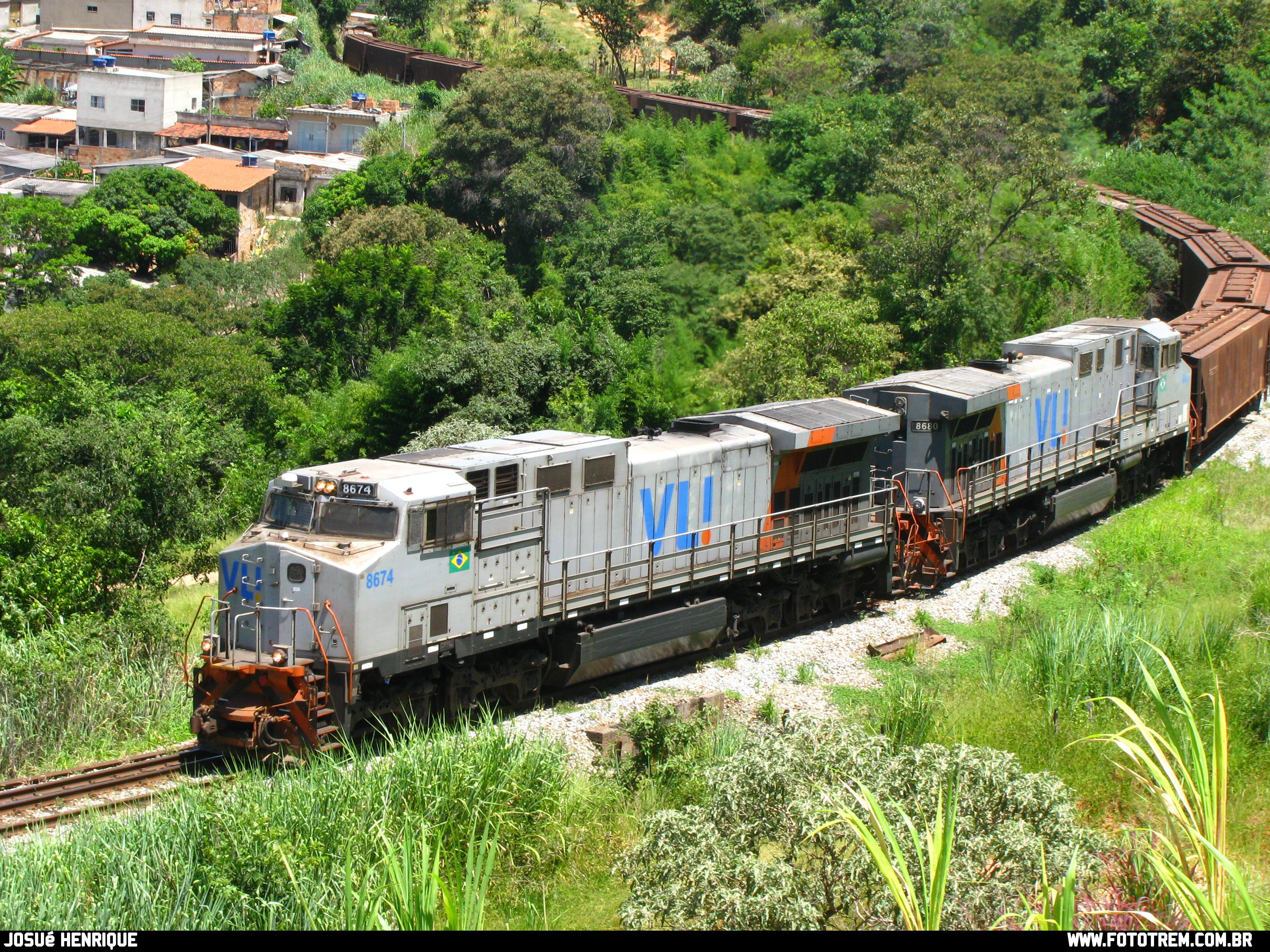 Foto Trem - VLI GE DASH 9-40BBW 8674,8680 em Betim - MG