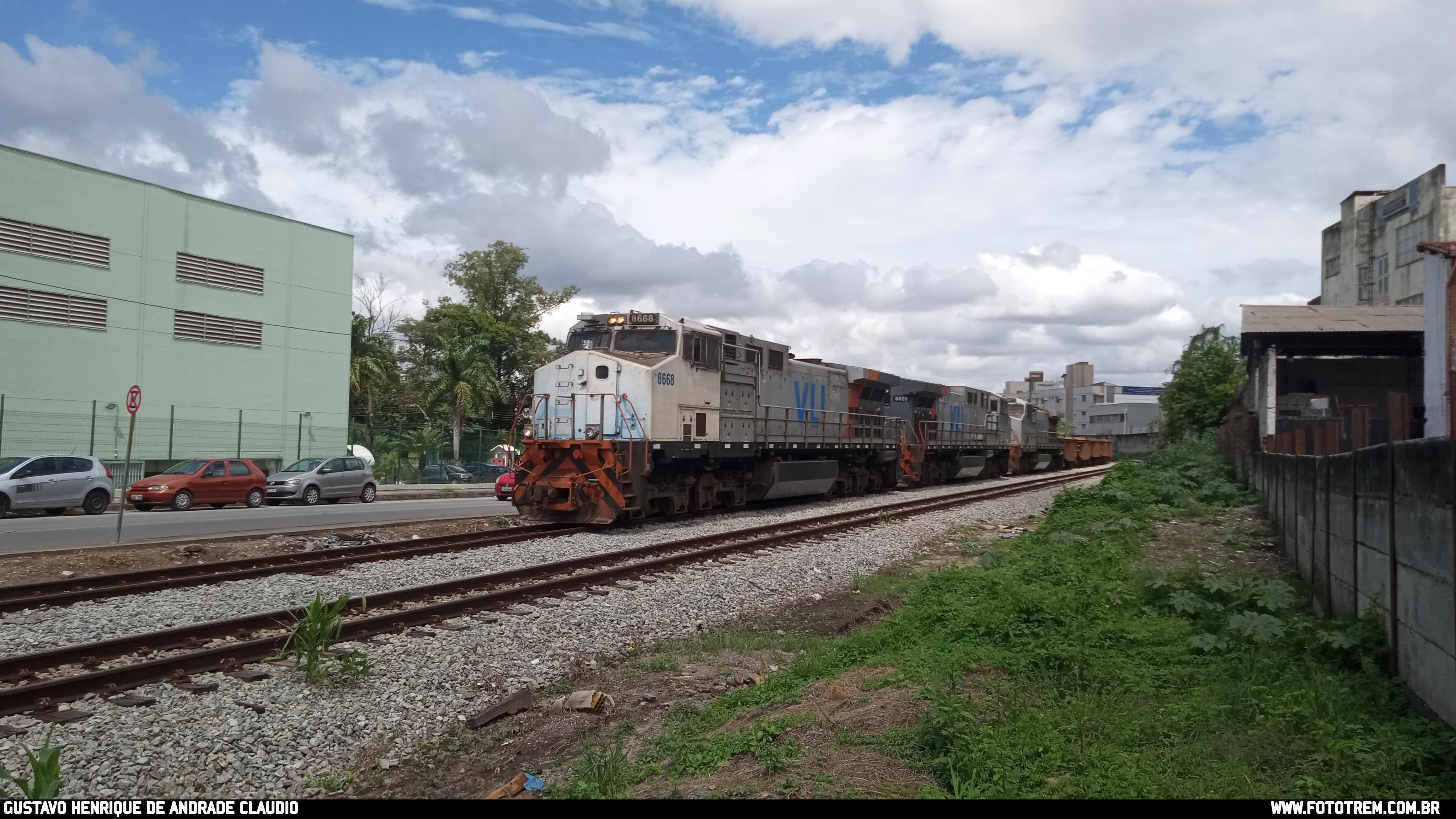 Foto Trem - VLI GE BB40-9WM 8668 em Betim - MG