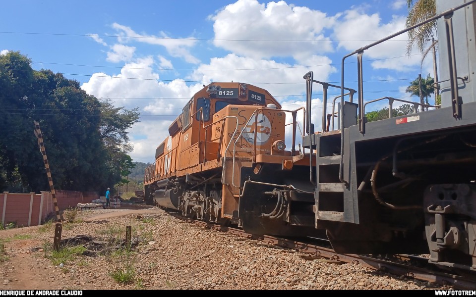 FCA · EMD SD40-2 BB 8125 em Mateus Leme · MG