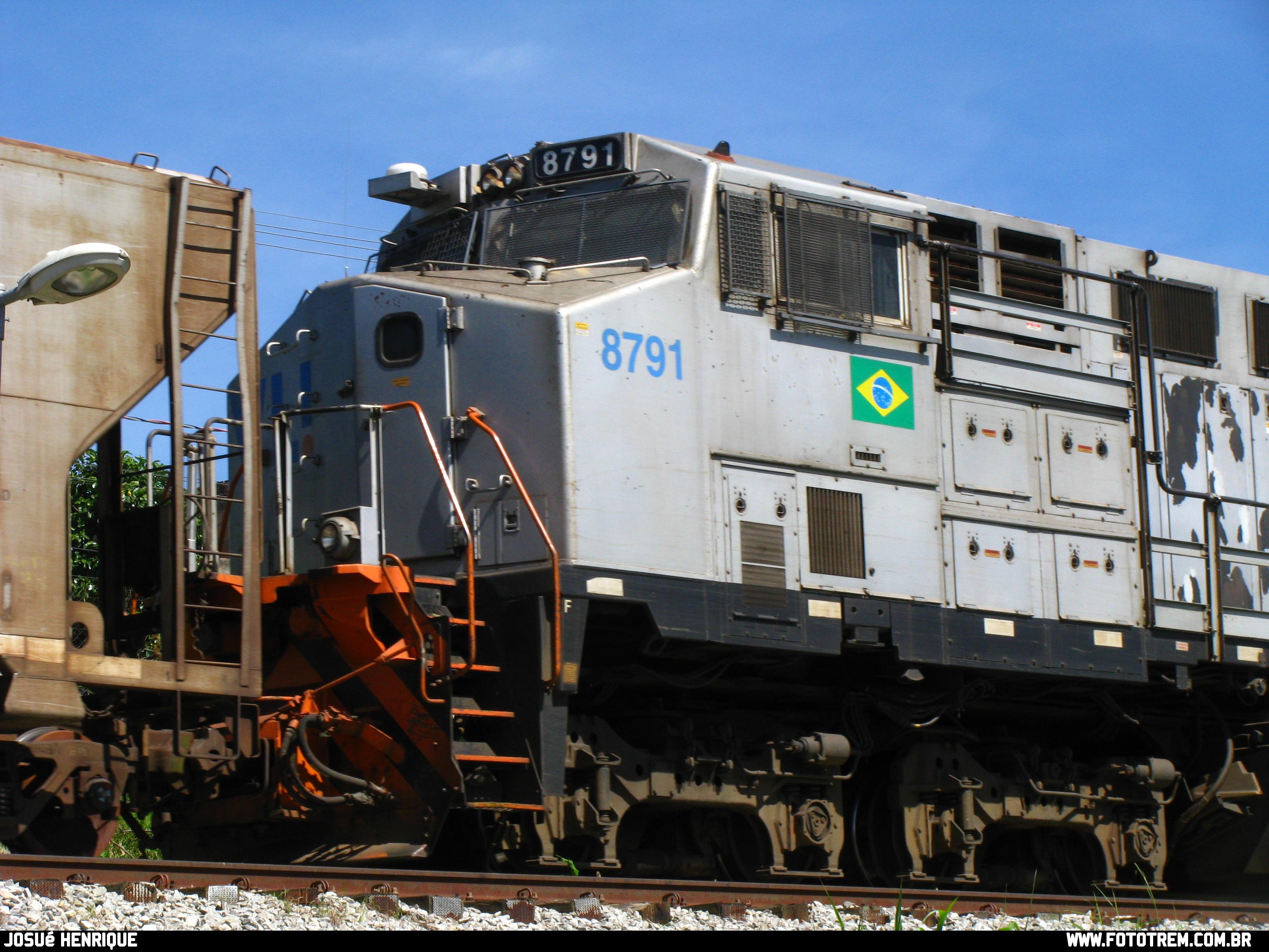Foto Trem - VLI GE DASH 9-40BBW 8791 em Betim - MG