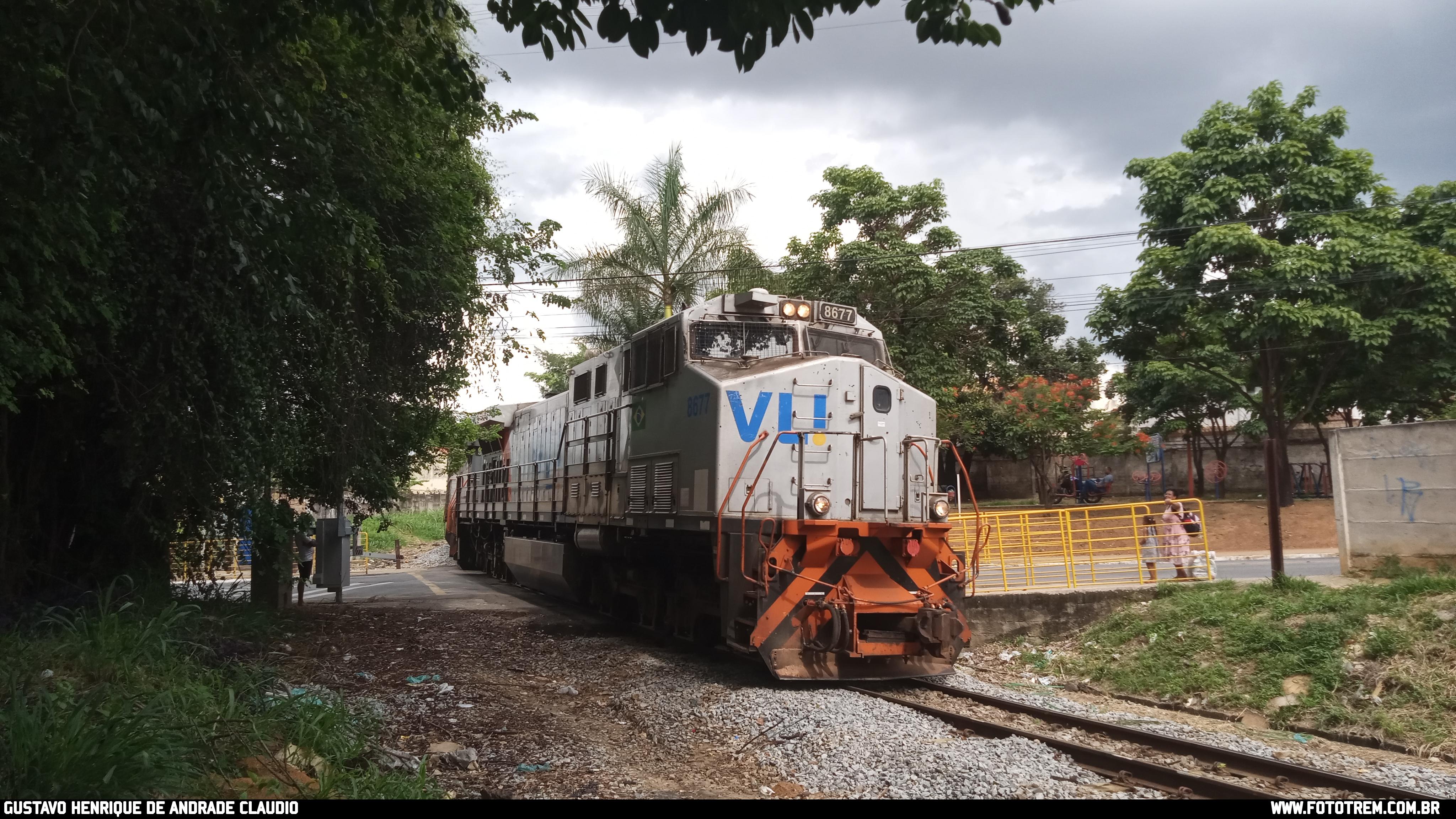 Foto Trem - VLI GE DASH 9-40BBW 8677 em Betim - MG