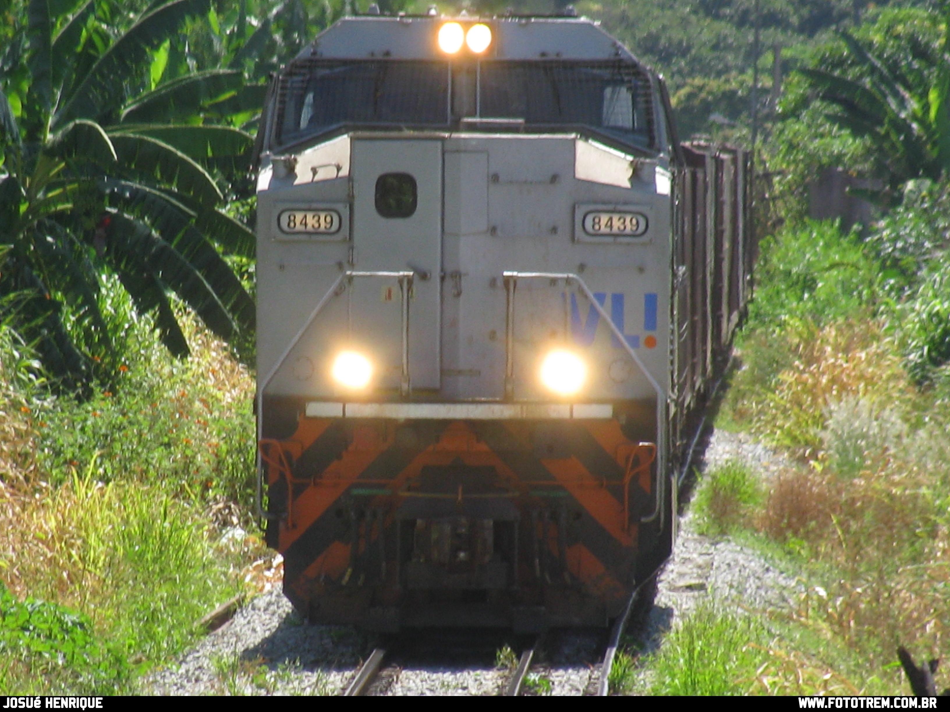 Foto Trem - VLI EMD SD70Ace-BB 8439 em Betim - MG