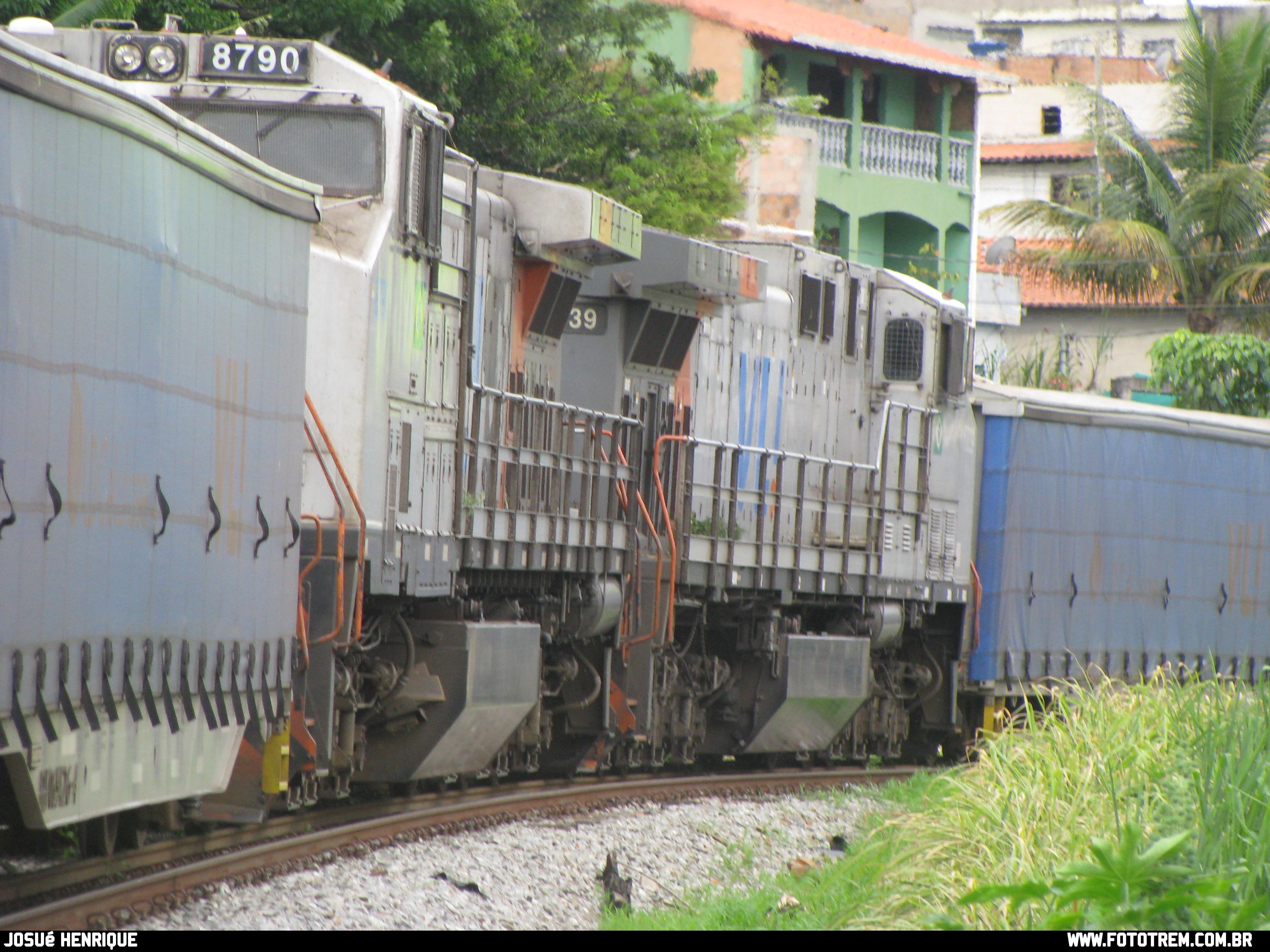 Foto Trem - VLI GE DASH 9-40BBW 8790,6039 em Betim - MG