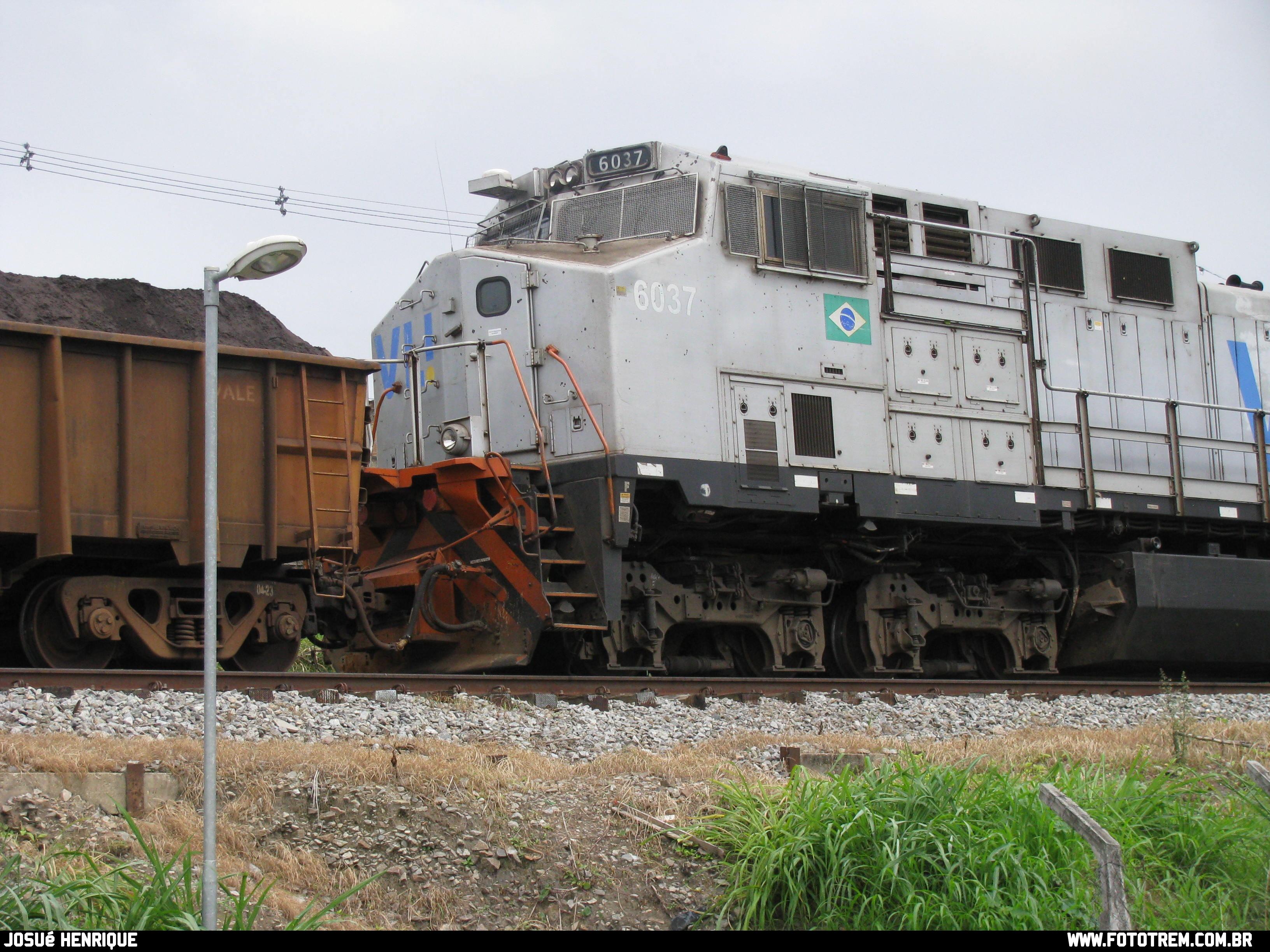 Foto Trem - VLI GE DASH 9-40BBW 6037 em Betim - MG