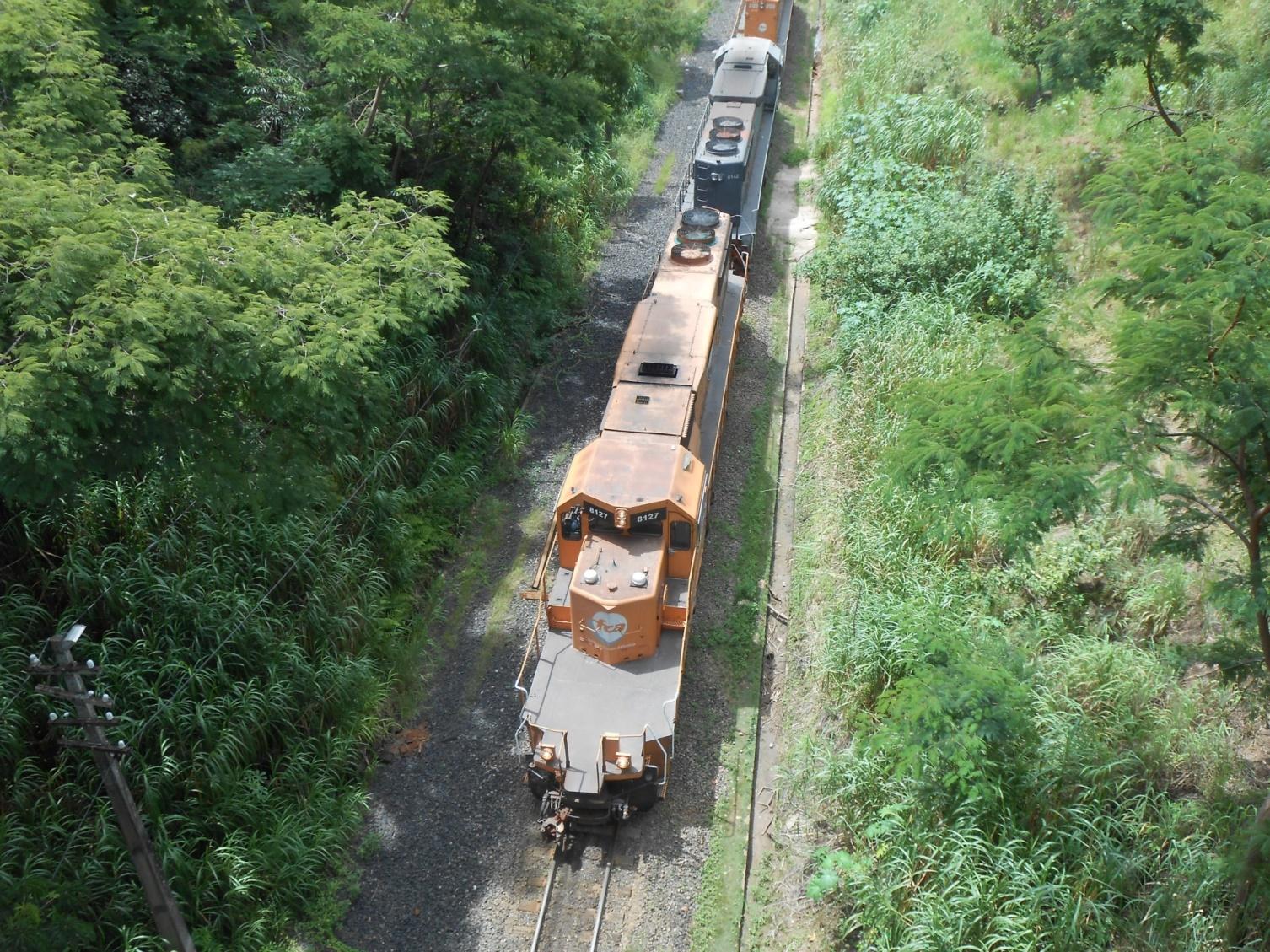 FCA EMD SD40-2 BB 8127 em Goiandira - GO