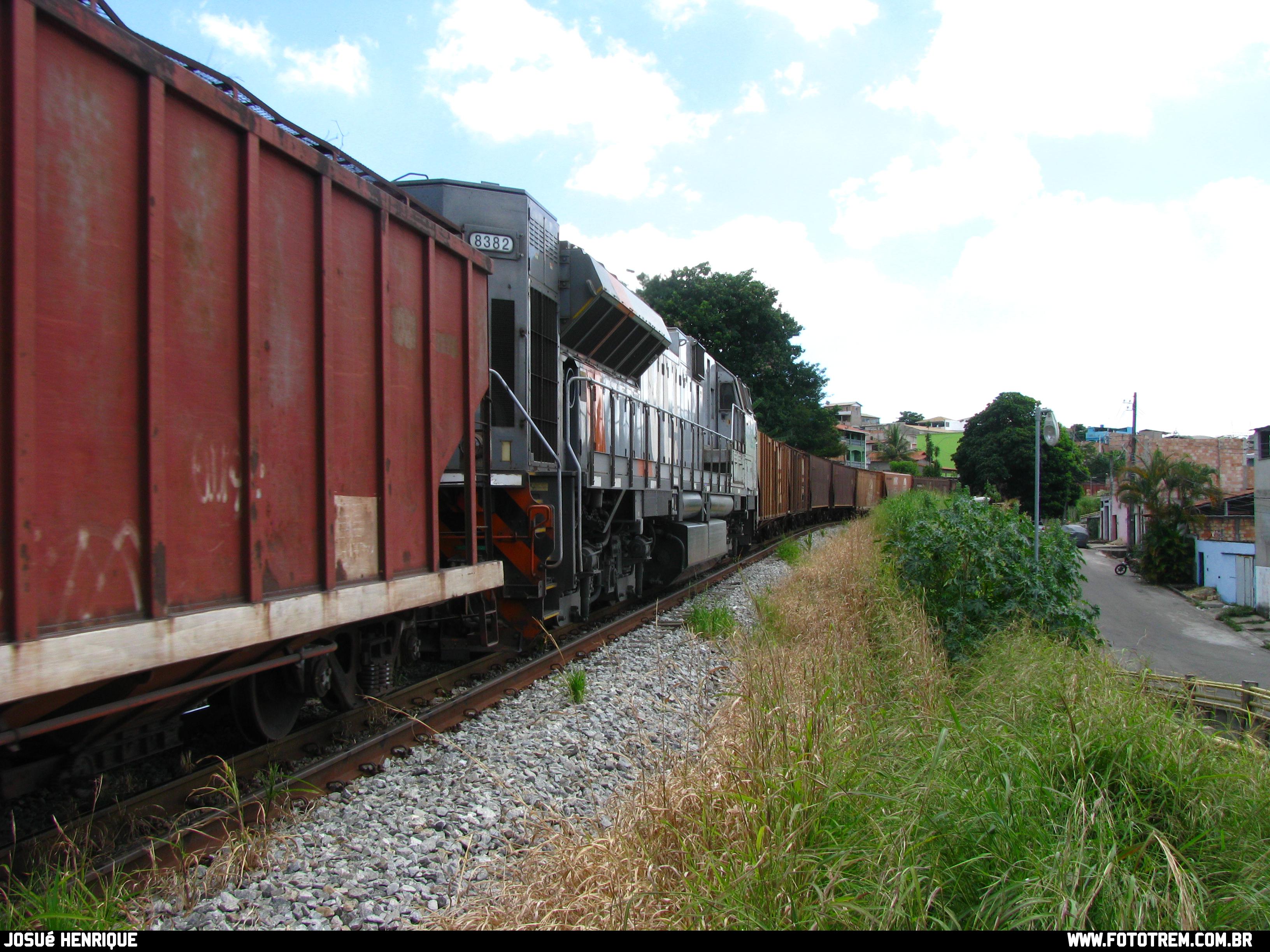 Foto Trem - VLI EMD SD70Ace-BB 8382 em Betim - MG