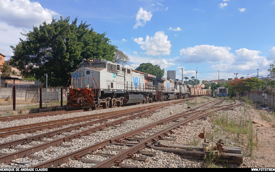 VLI · GE DASH 9-40BBW 6033 em Betim · MG