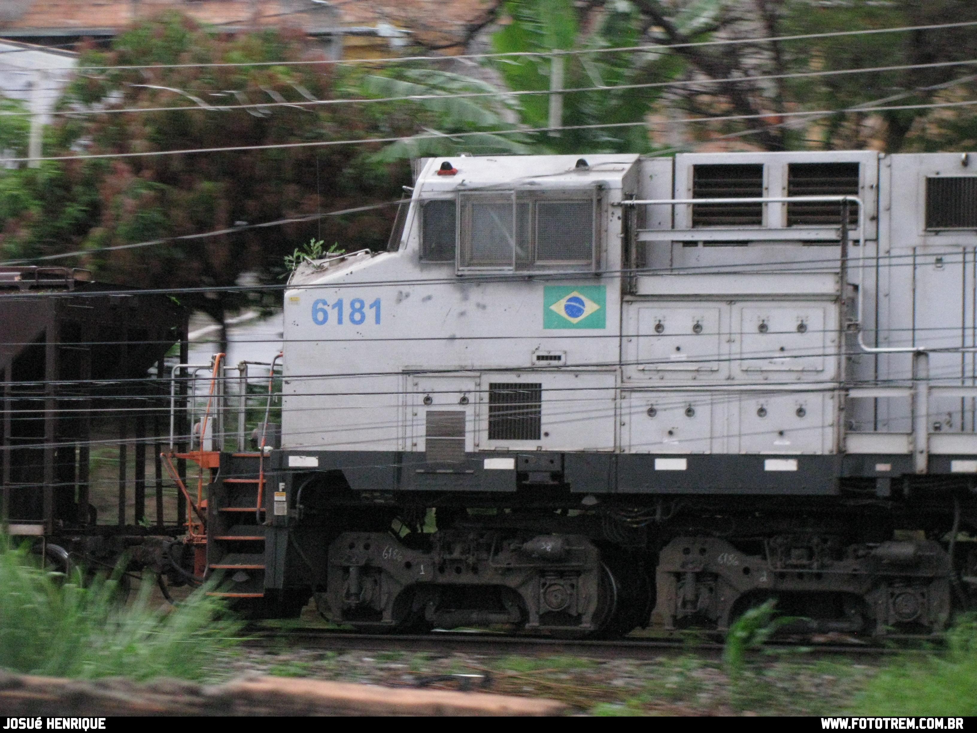 Foto Trem - VLI GE DASH 9-40BBW 6181 em Betim - MG