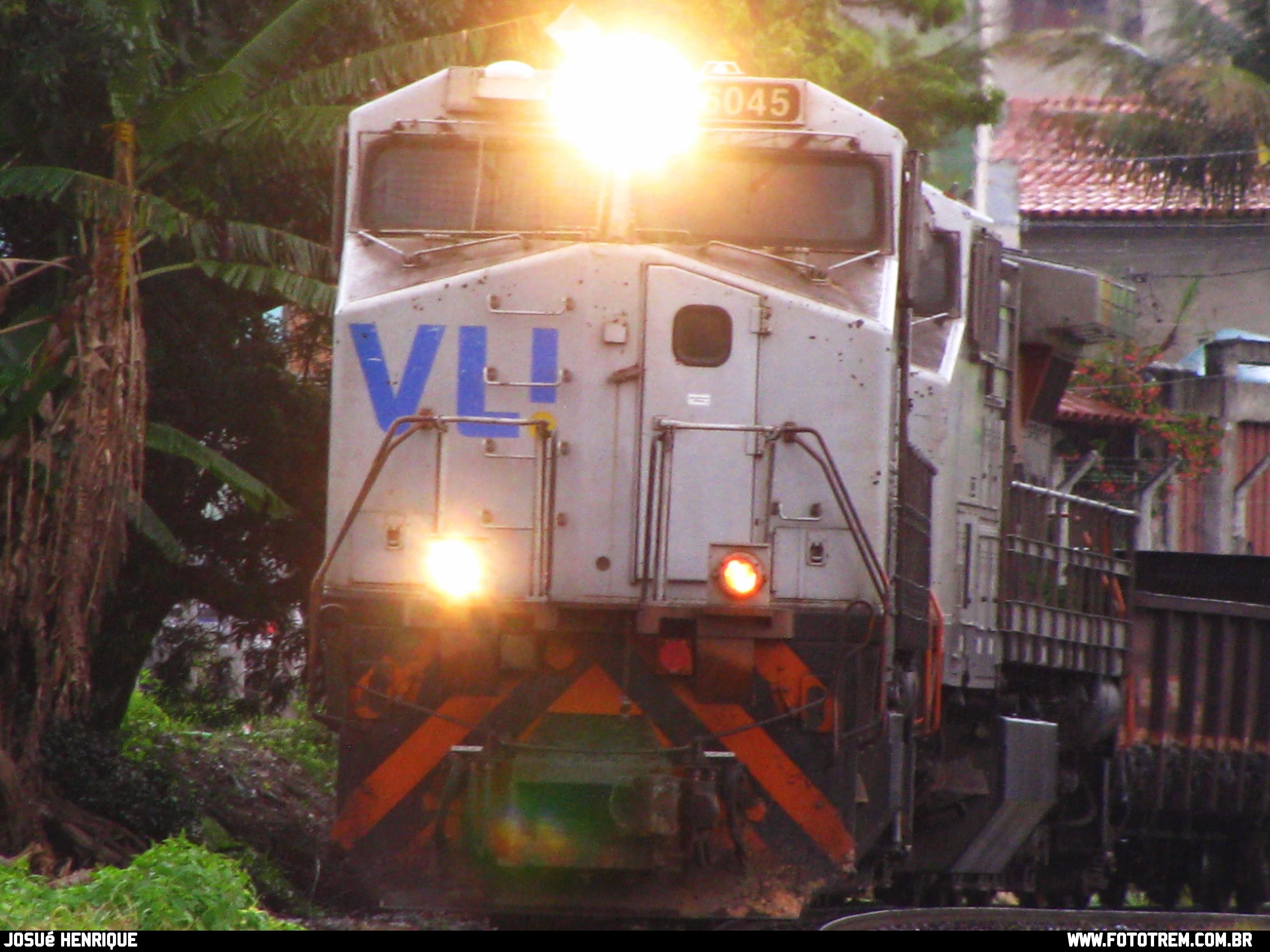 Foto Trem - VLI GE BB40-9WM 6045 em Betim - MG